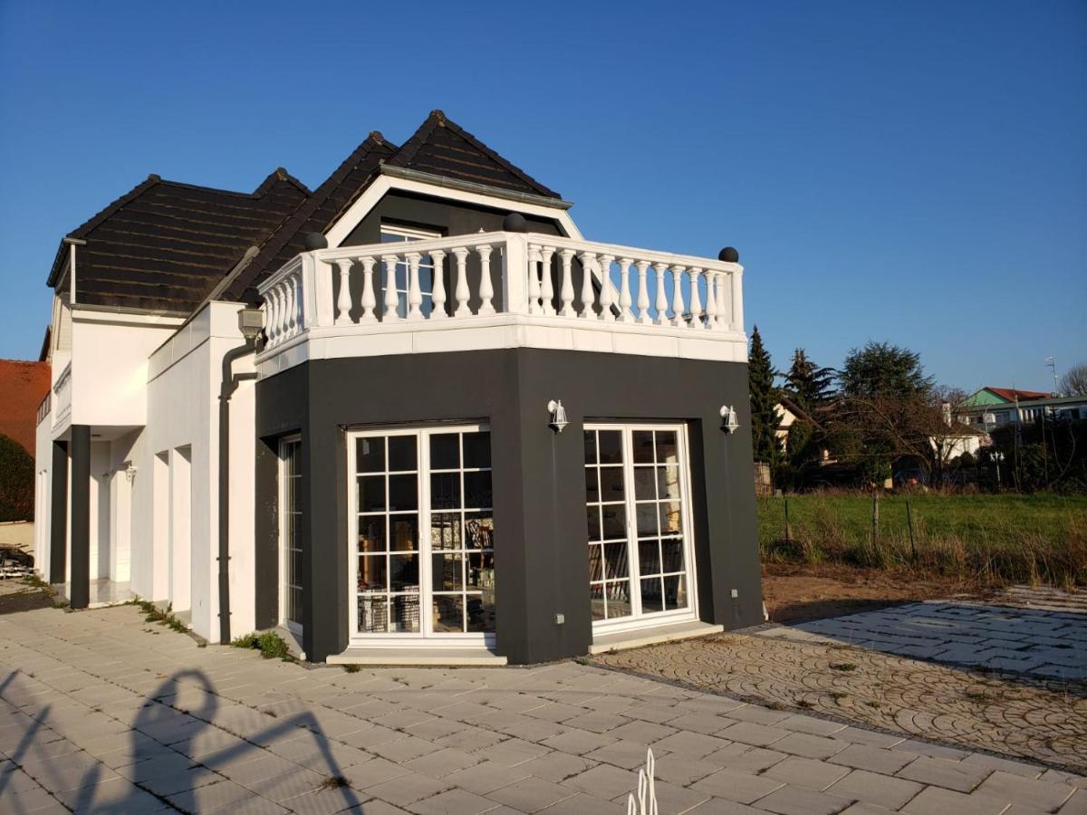Villa photo 1