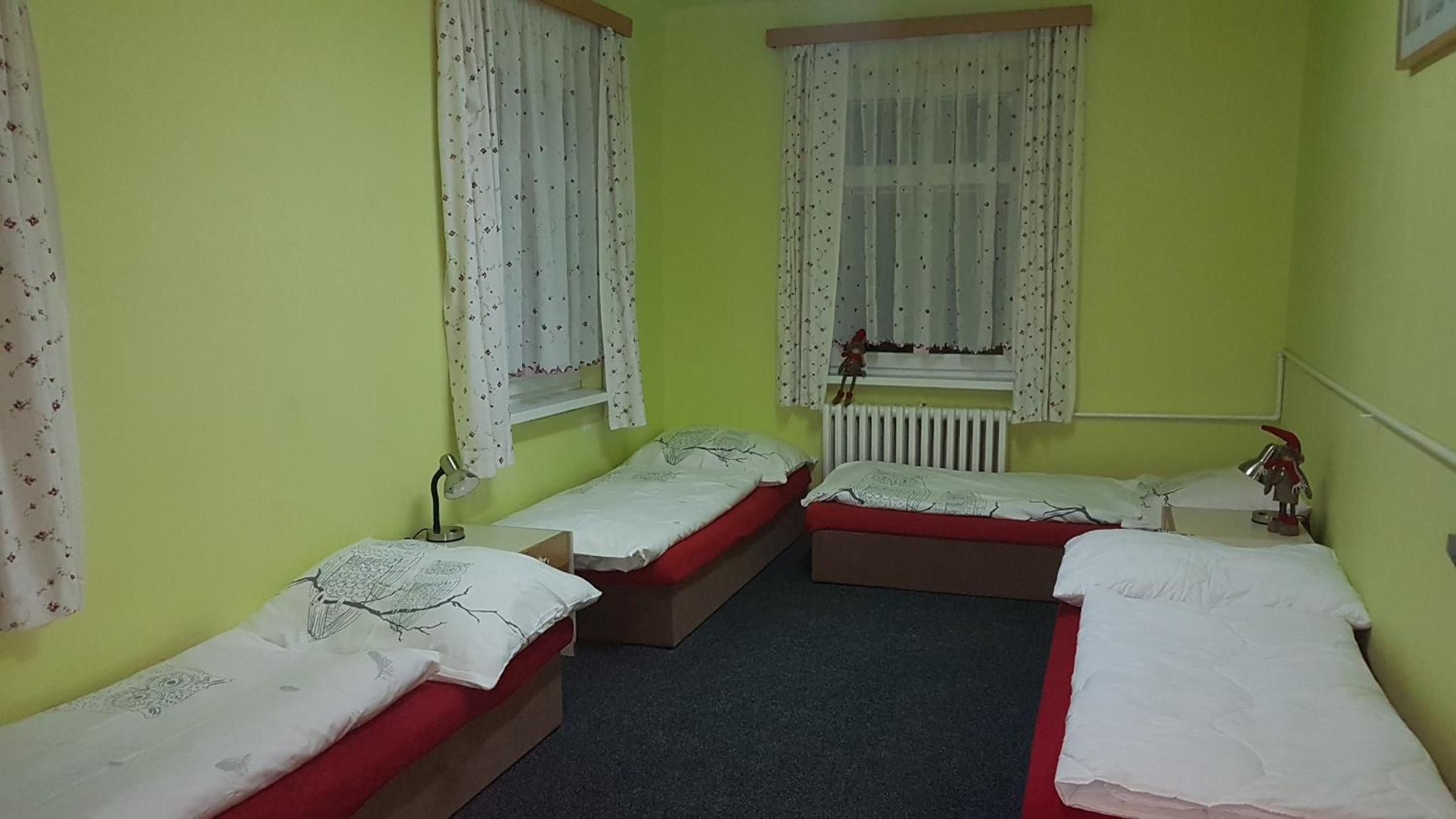 Quadruple Room with Shared Bathroom photo 2
