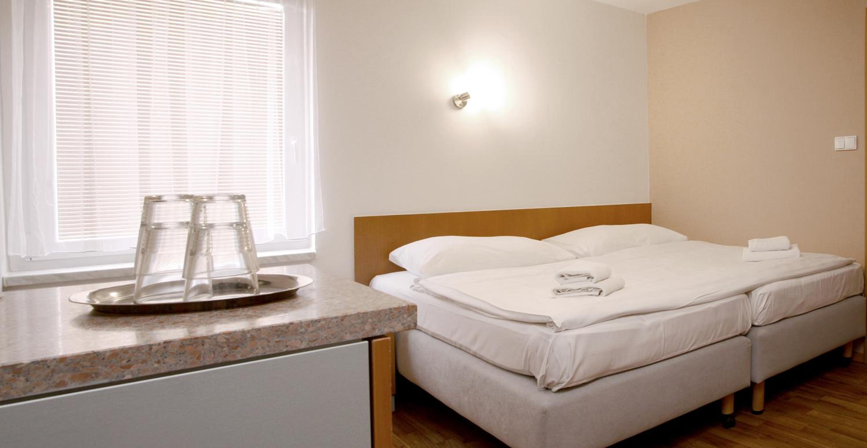 Quadruple Room - Disability Access photo 2