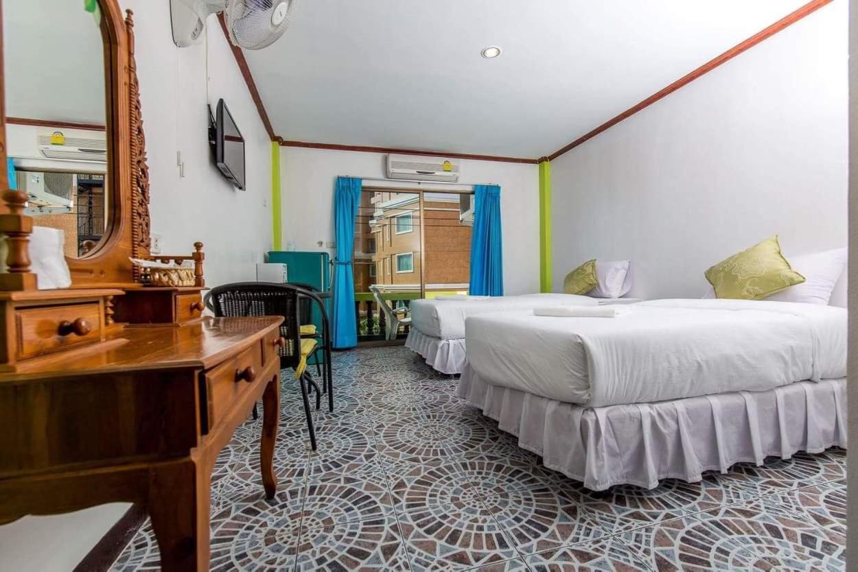 Twin Room with Balcony photo 2
