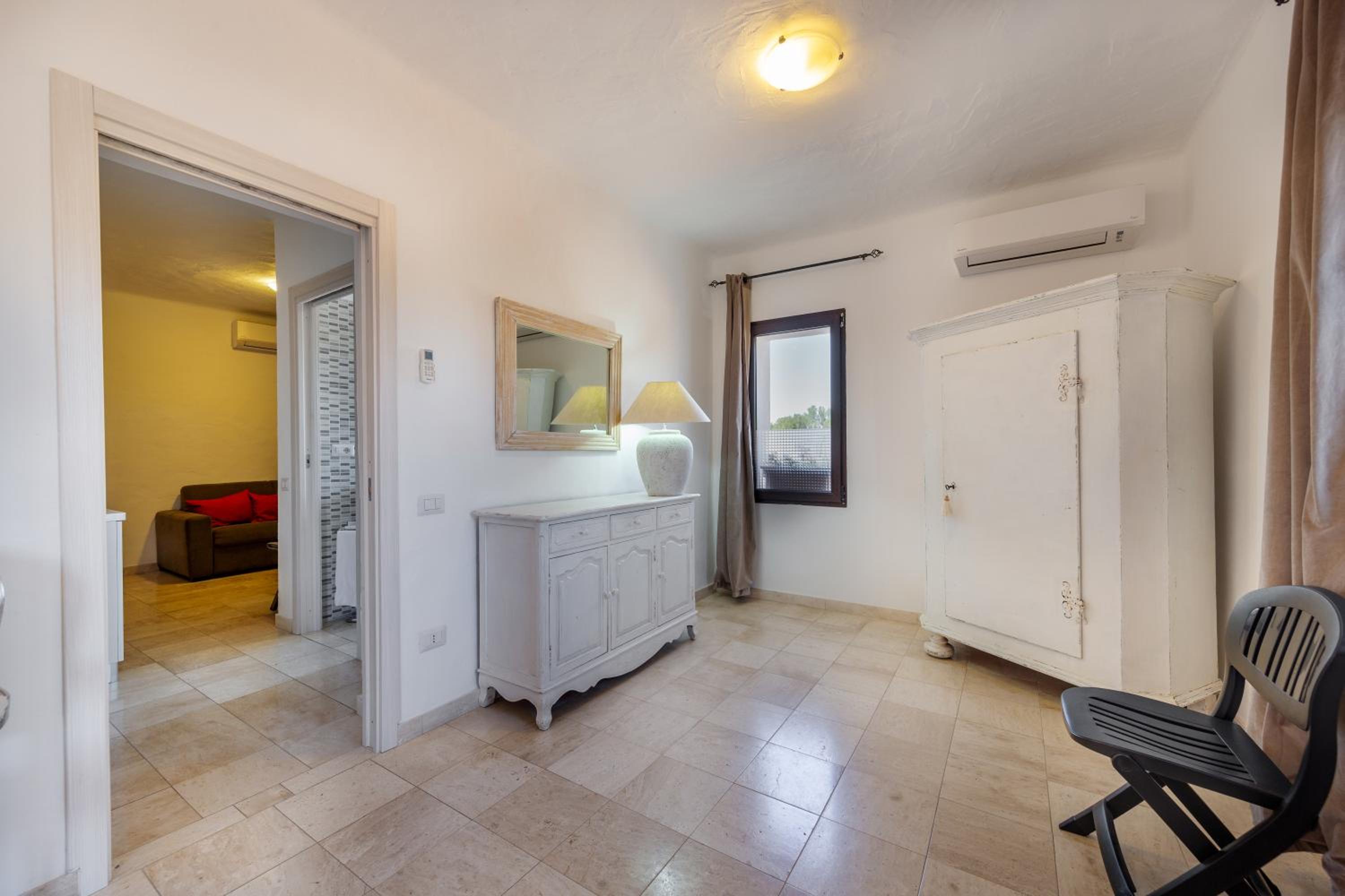 One-Bedroom Apartment With Balcony photo 2