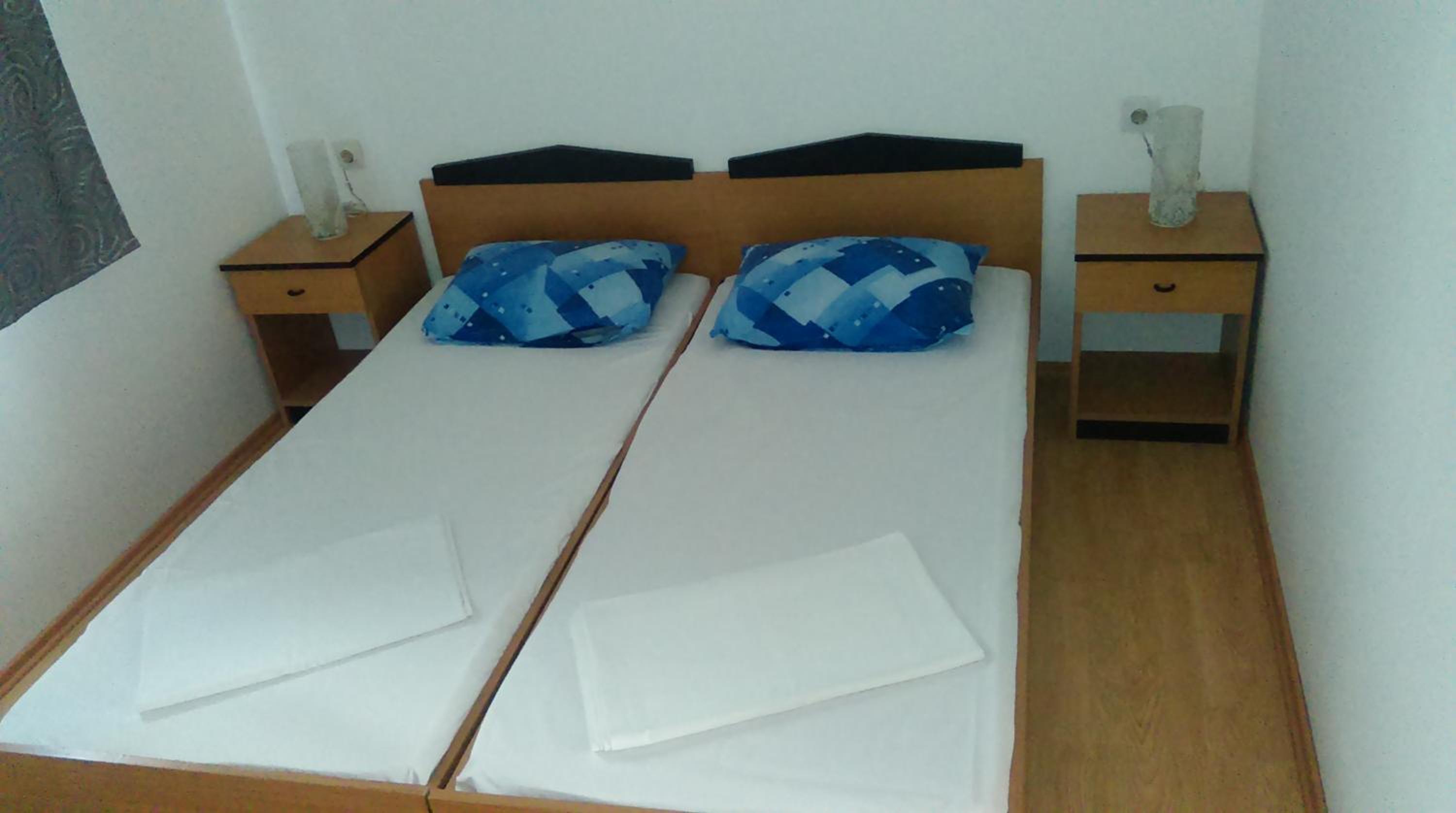 Double Room (no kitchen) - Photo 1