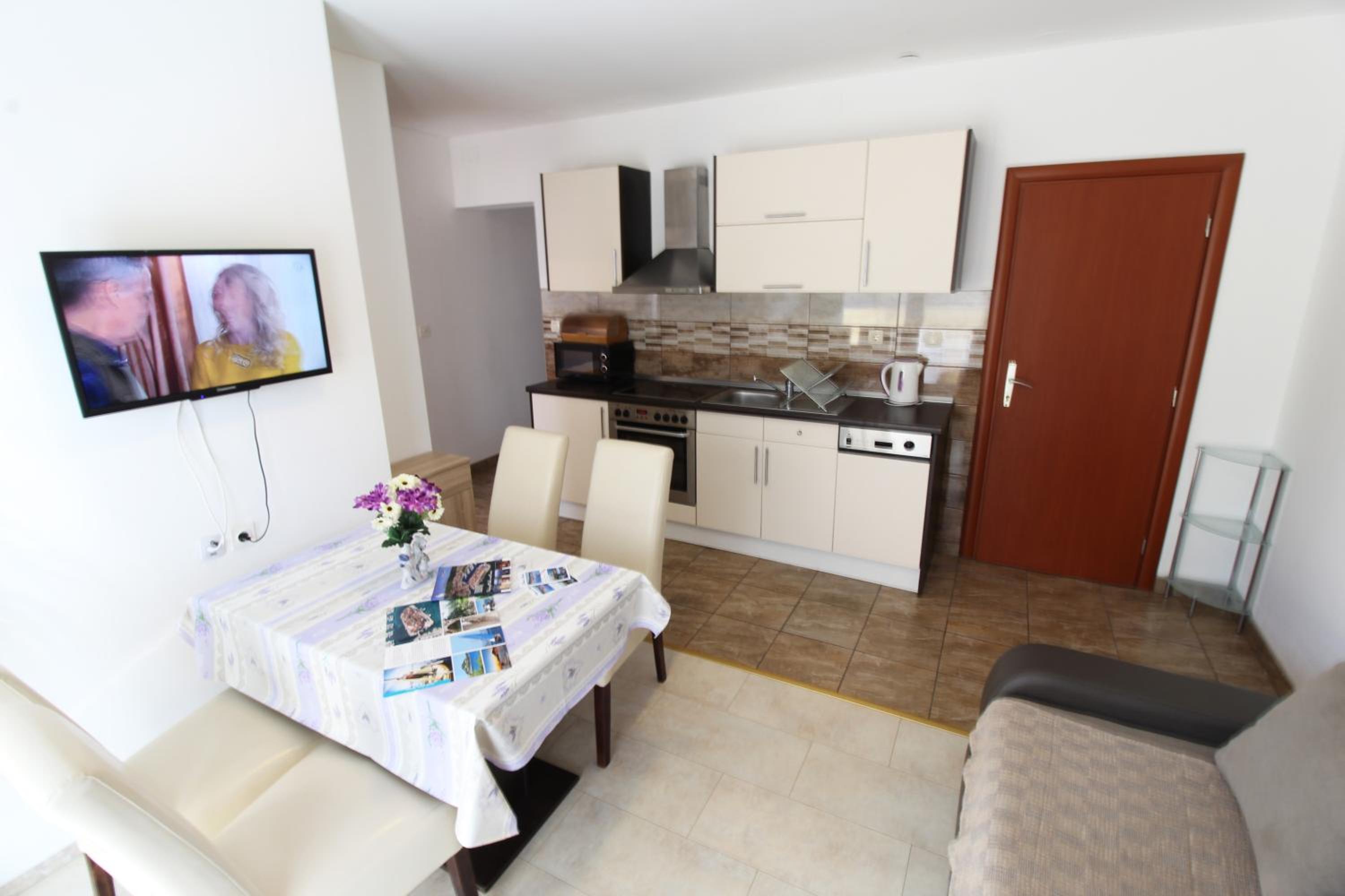 Apartment with Balcony photo 1