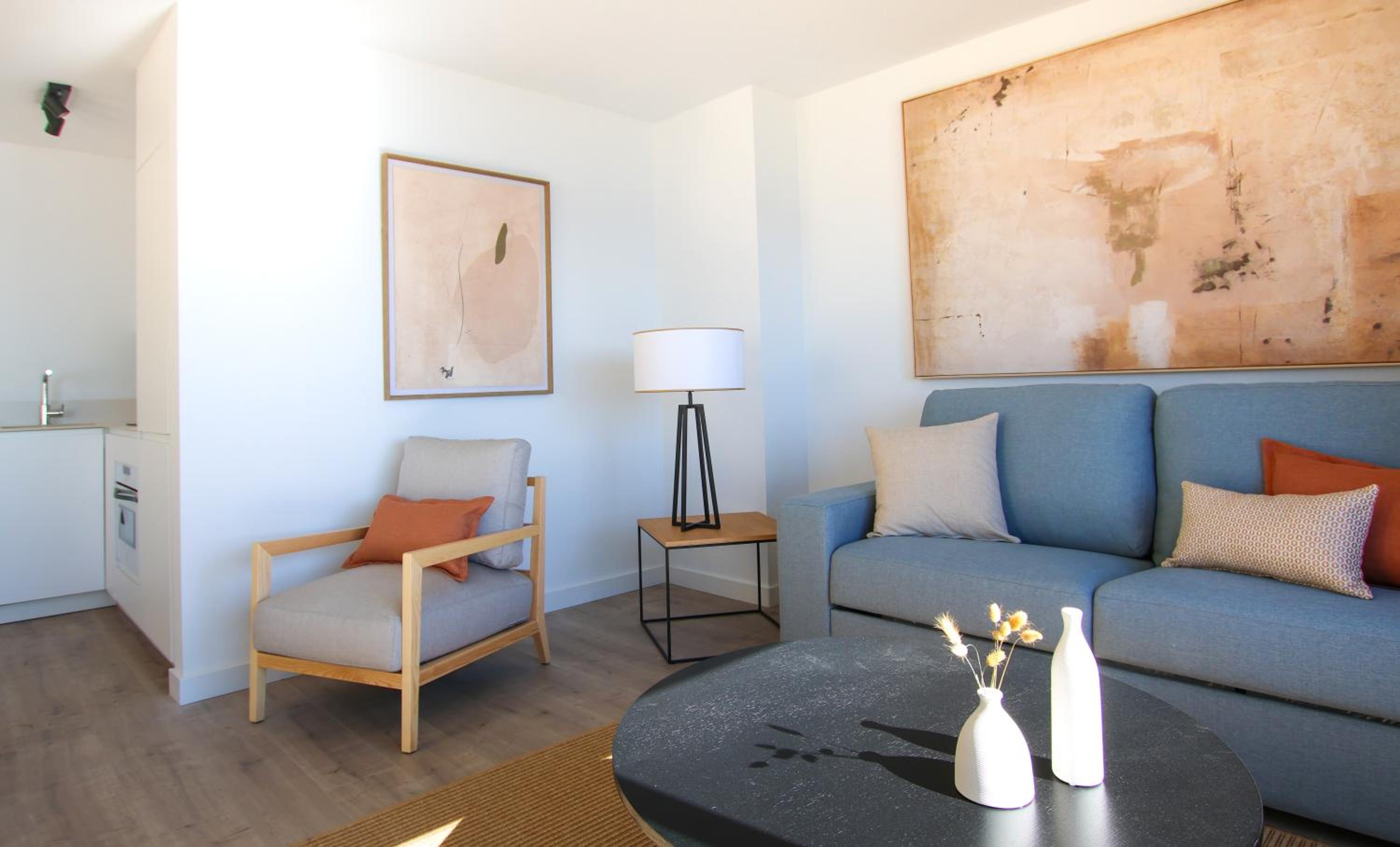 Classic Master Suite with One Bedroom thumbnail 6