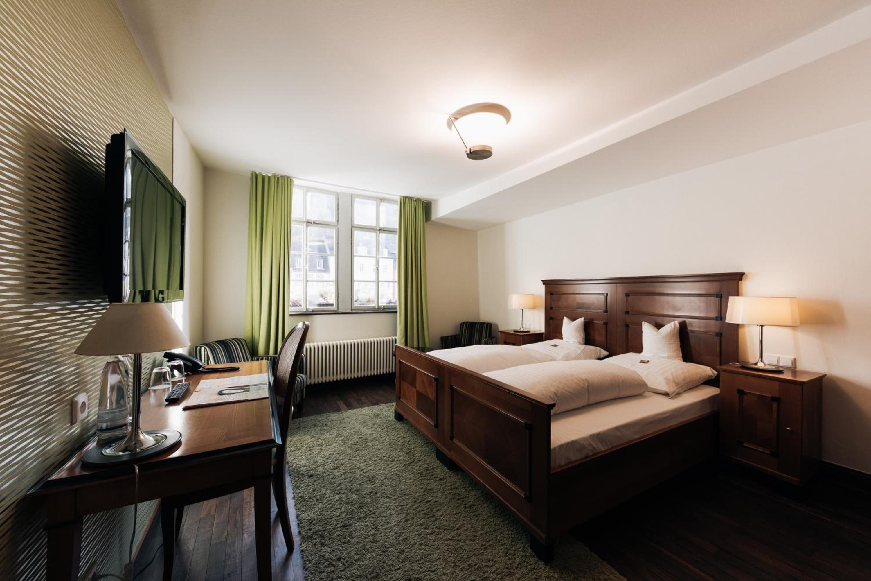 Standard Double Room - Photo 5