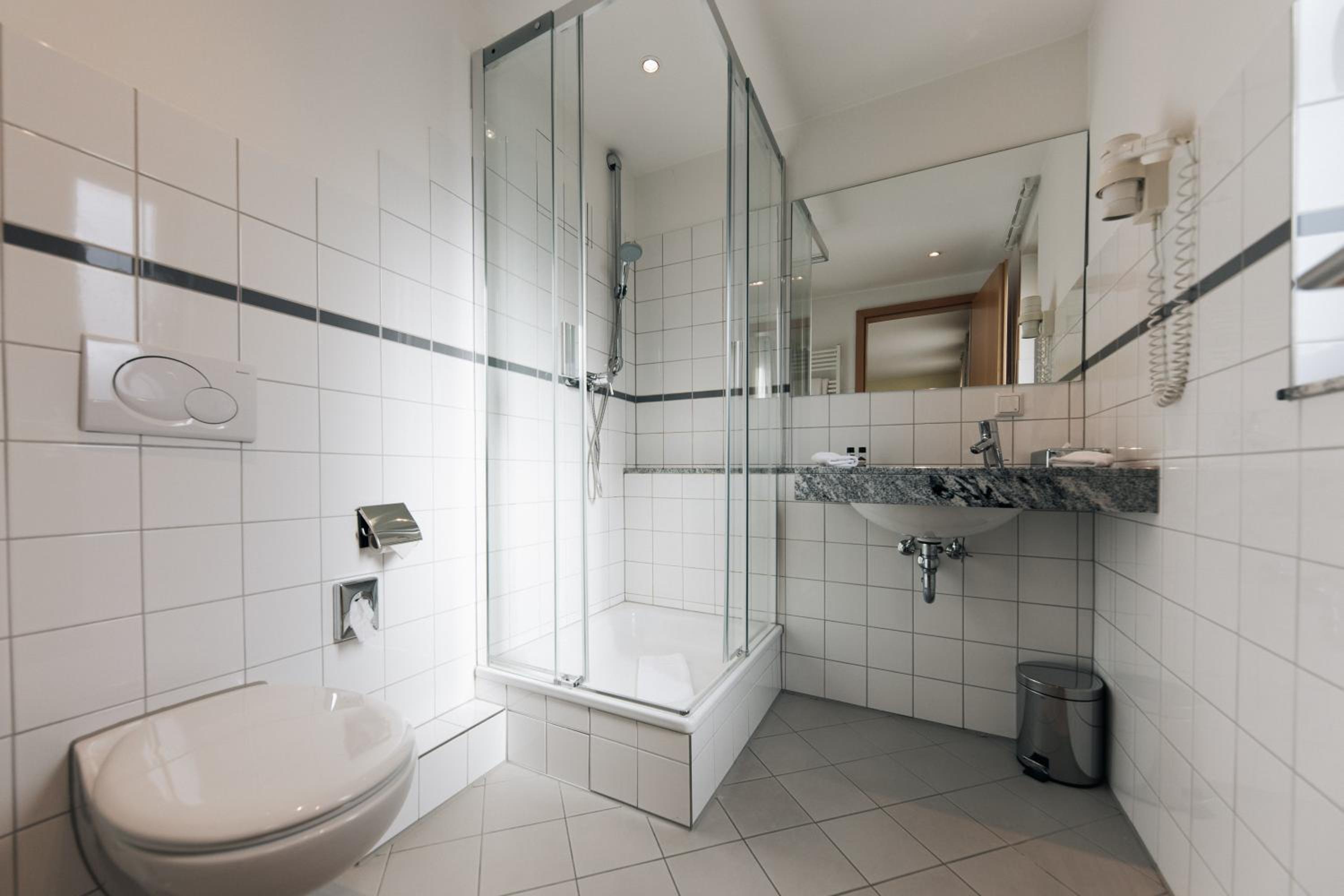 Standard Double Room - Photo 3