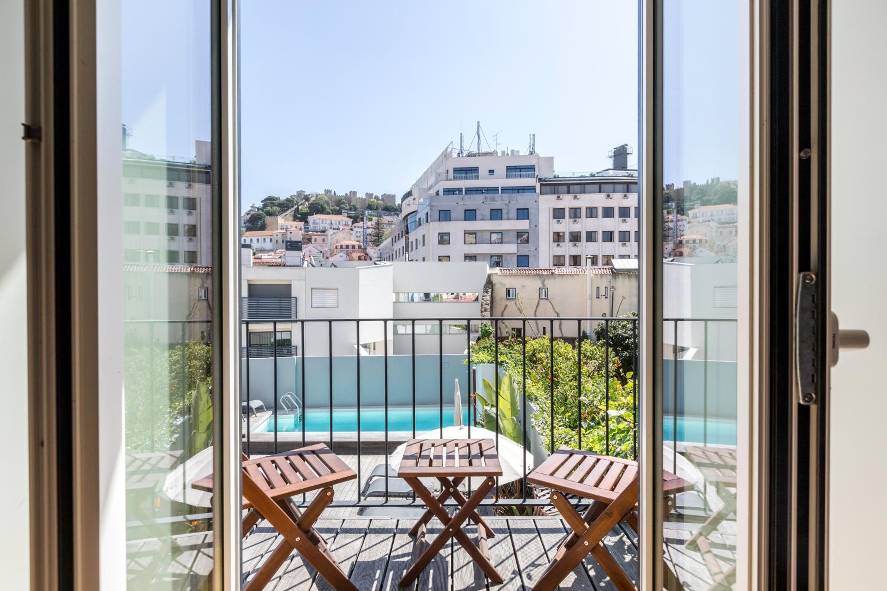 One-Bedroom Apartment with Balcony photo 2