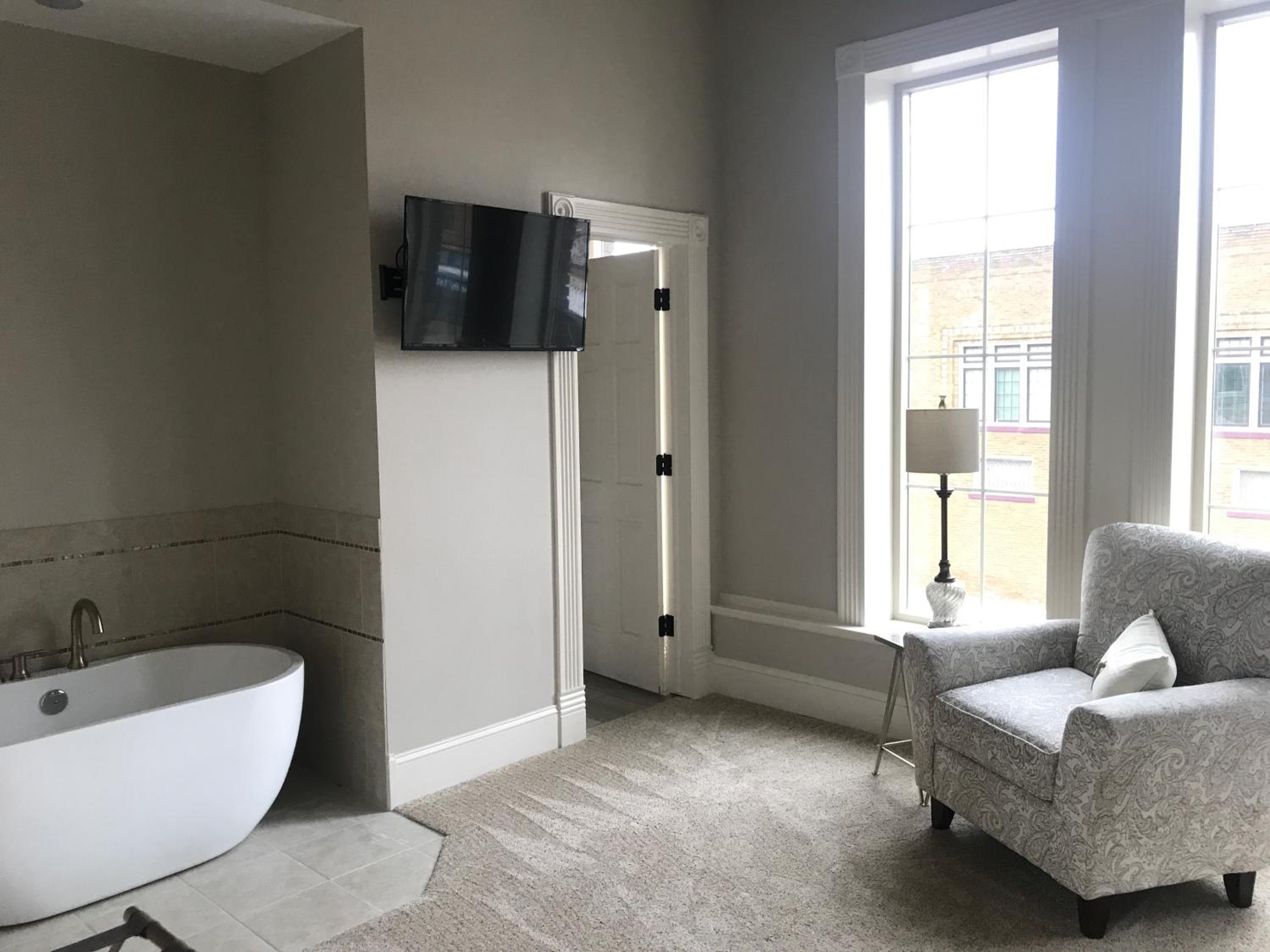 King Suite - Photo 5