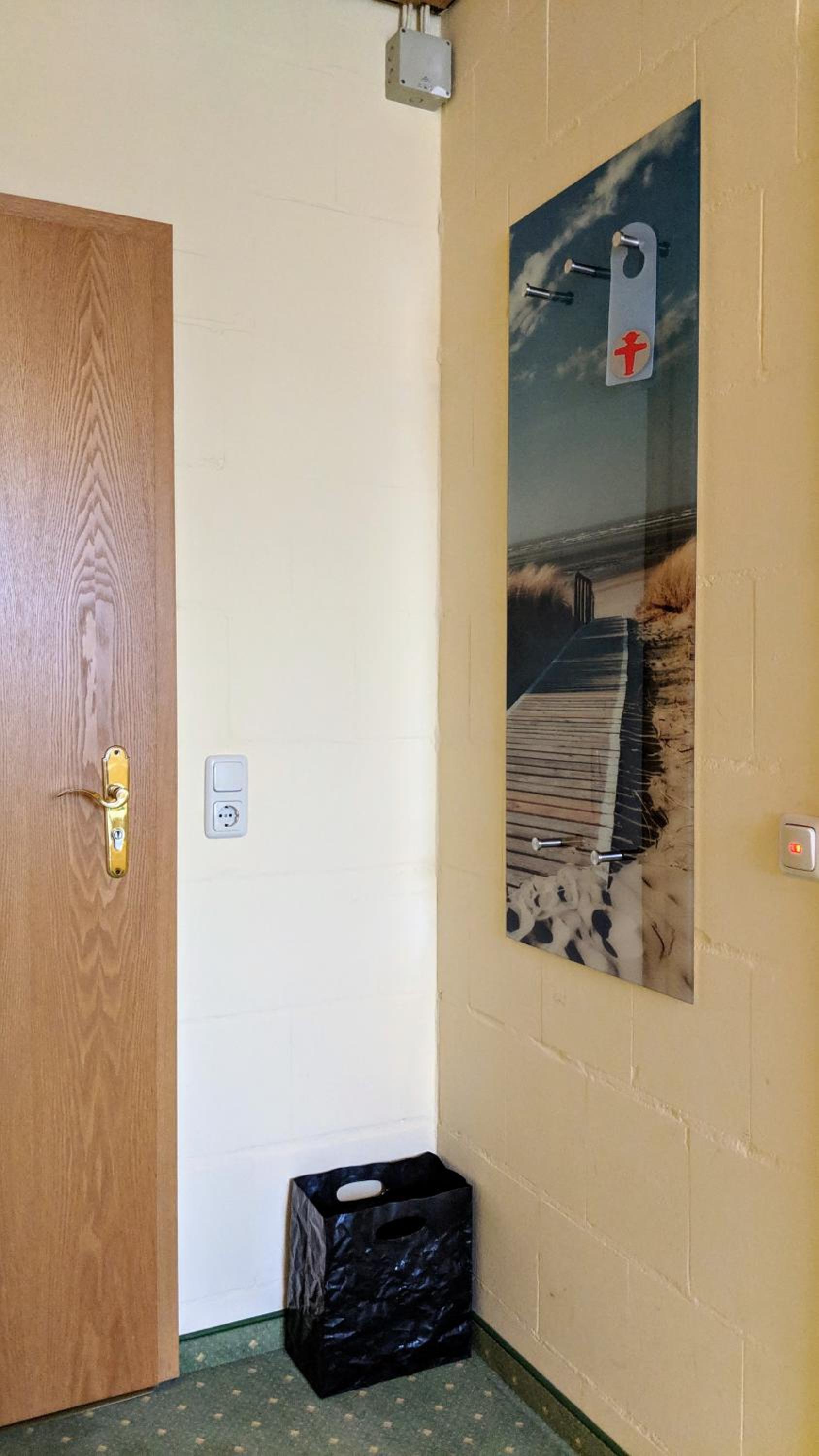 Budget Double Room - Photo 5