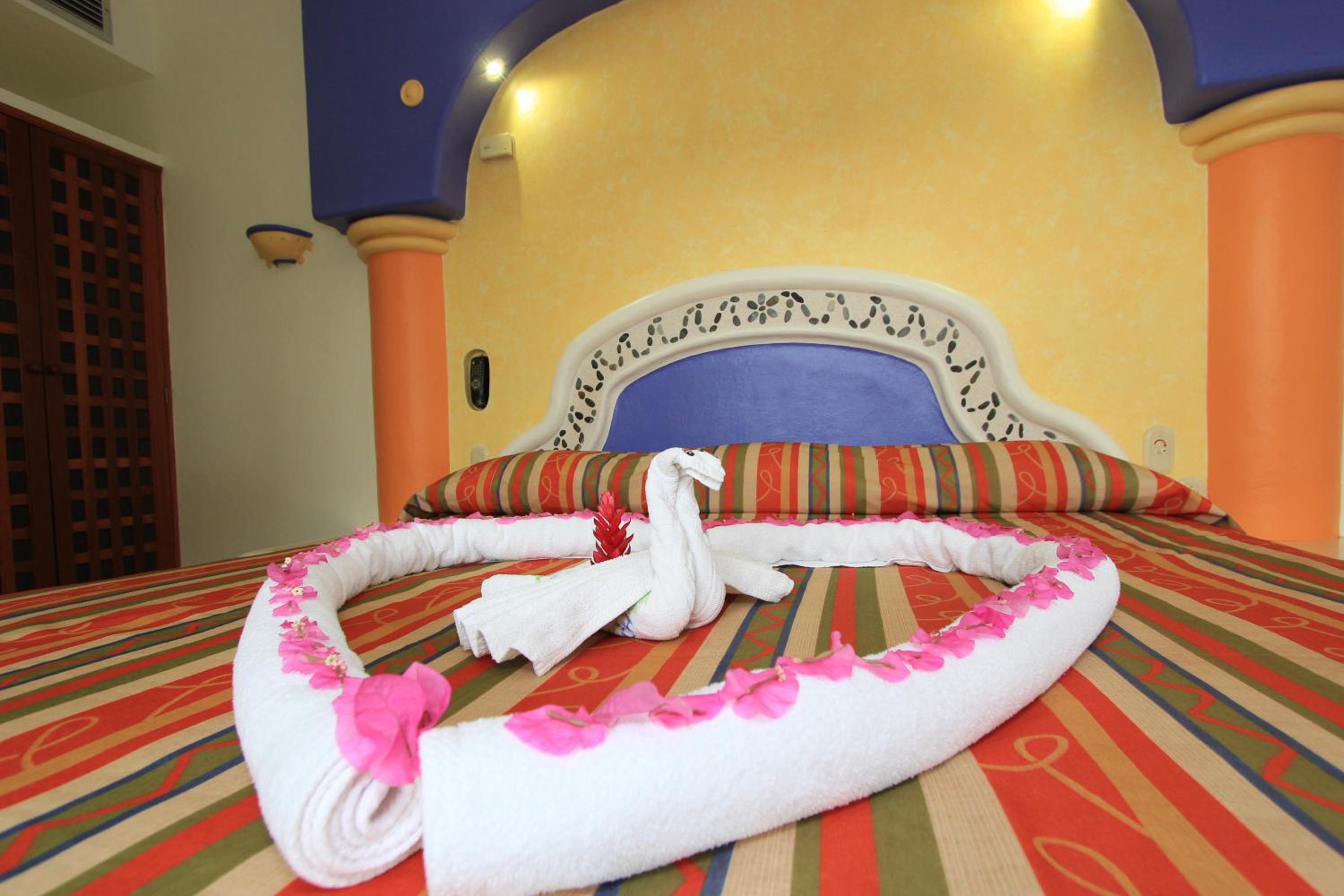 King Suite with Spa Bath and Balcony photo 3