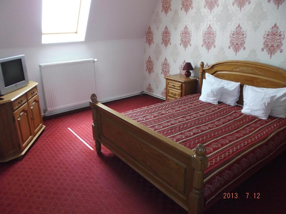 One-Bedroom Suite photo 1