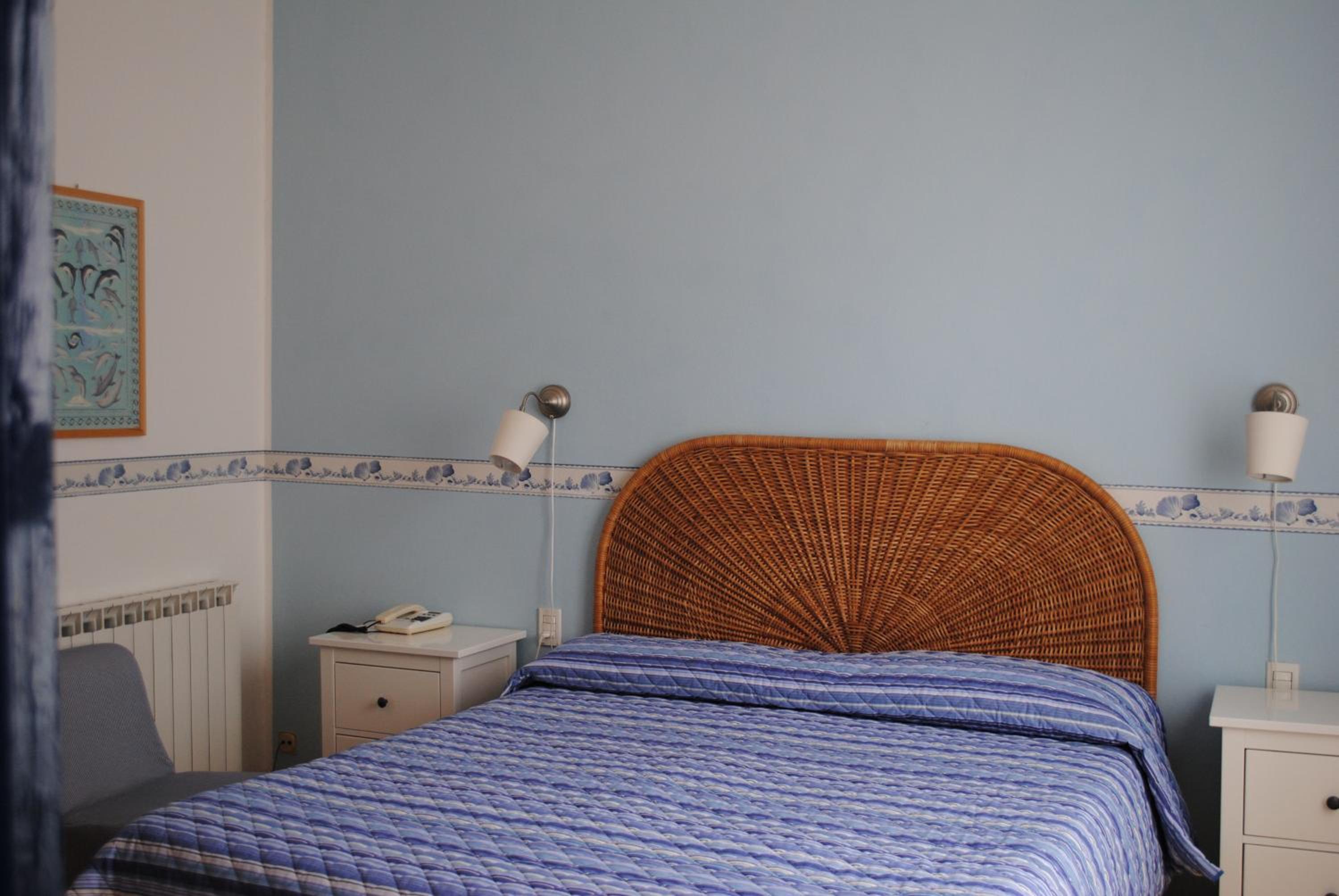 Double or Twin Room with Sea View - Photo 5