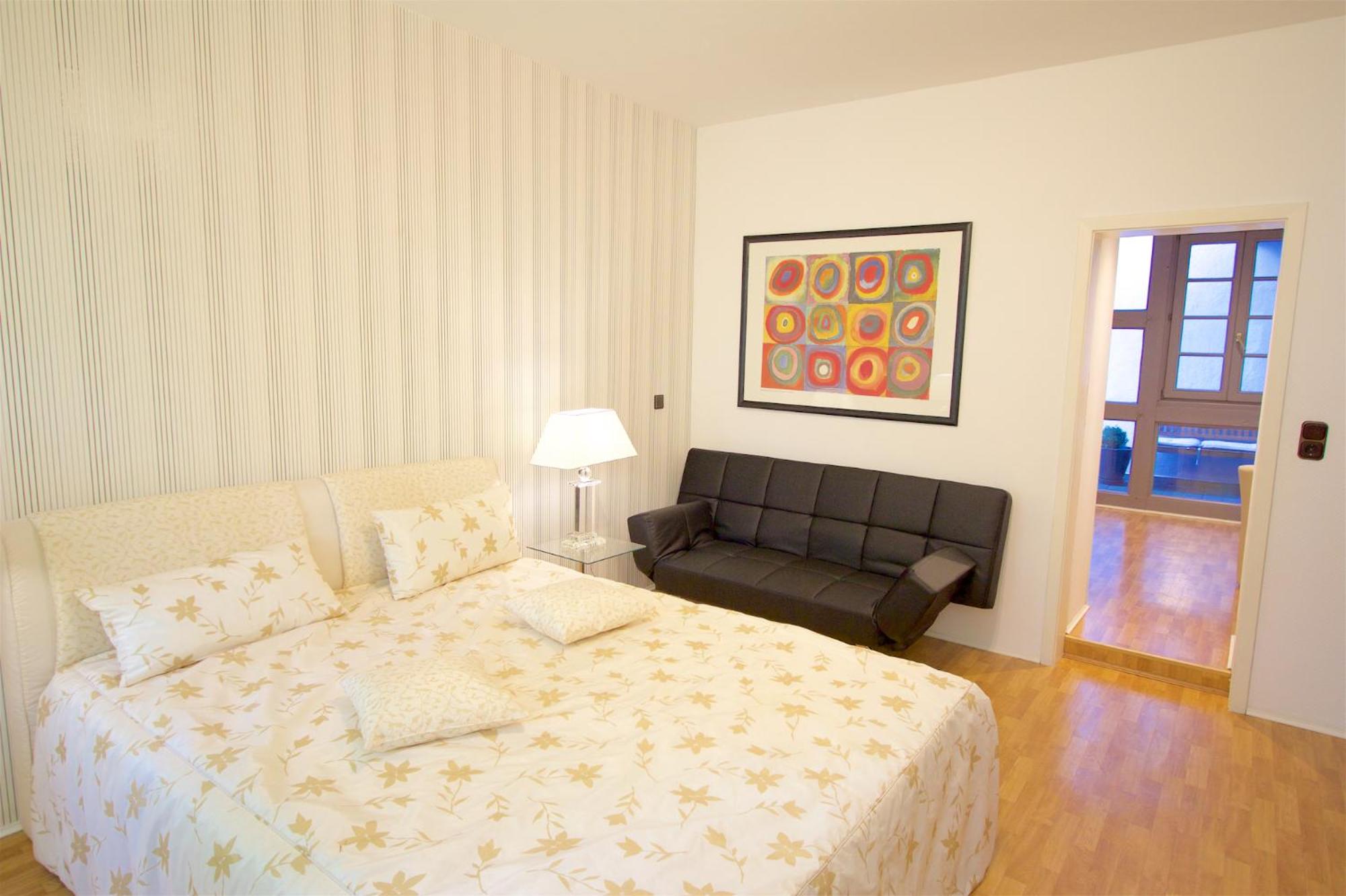 One-Bedroom Apartment photo 1