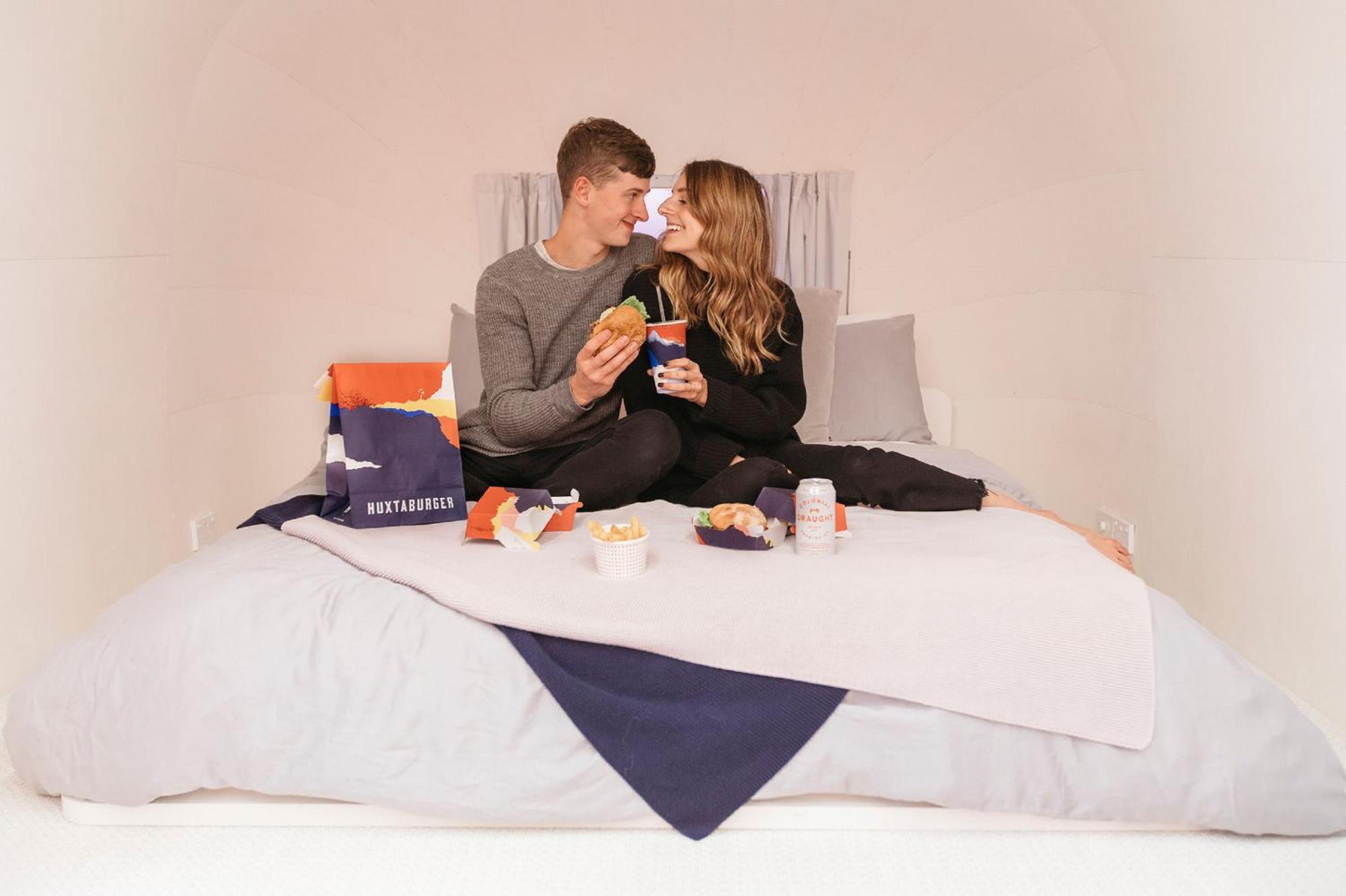 AIRSTREAM - Deluxe Queen Room thumbnail 6