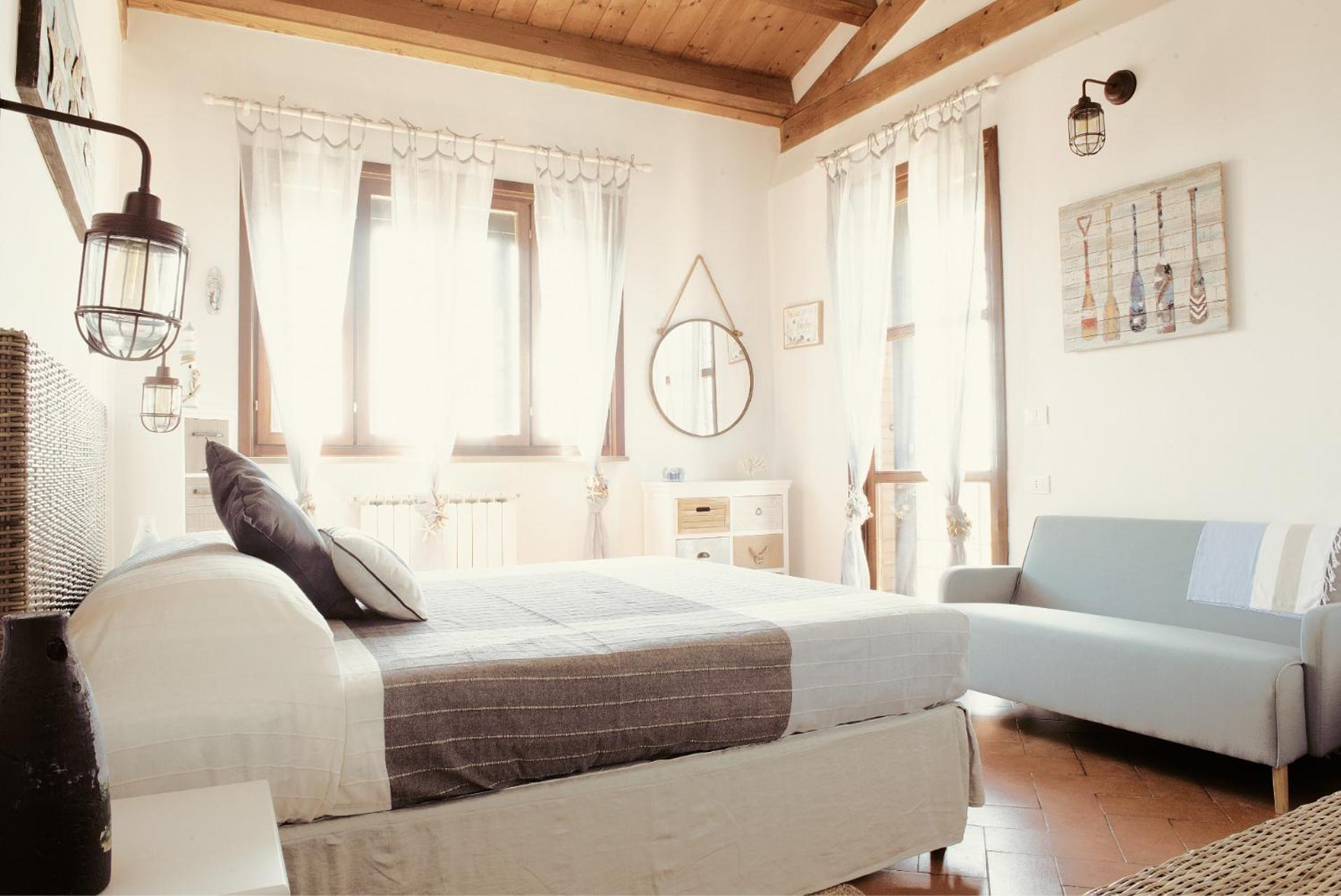 Deluxe Double Room with Side Sea View