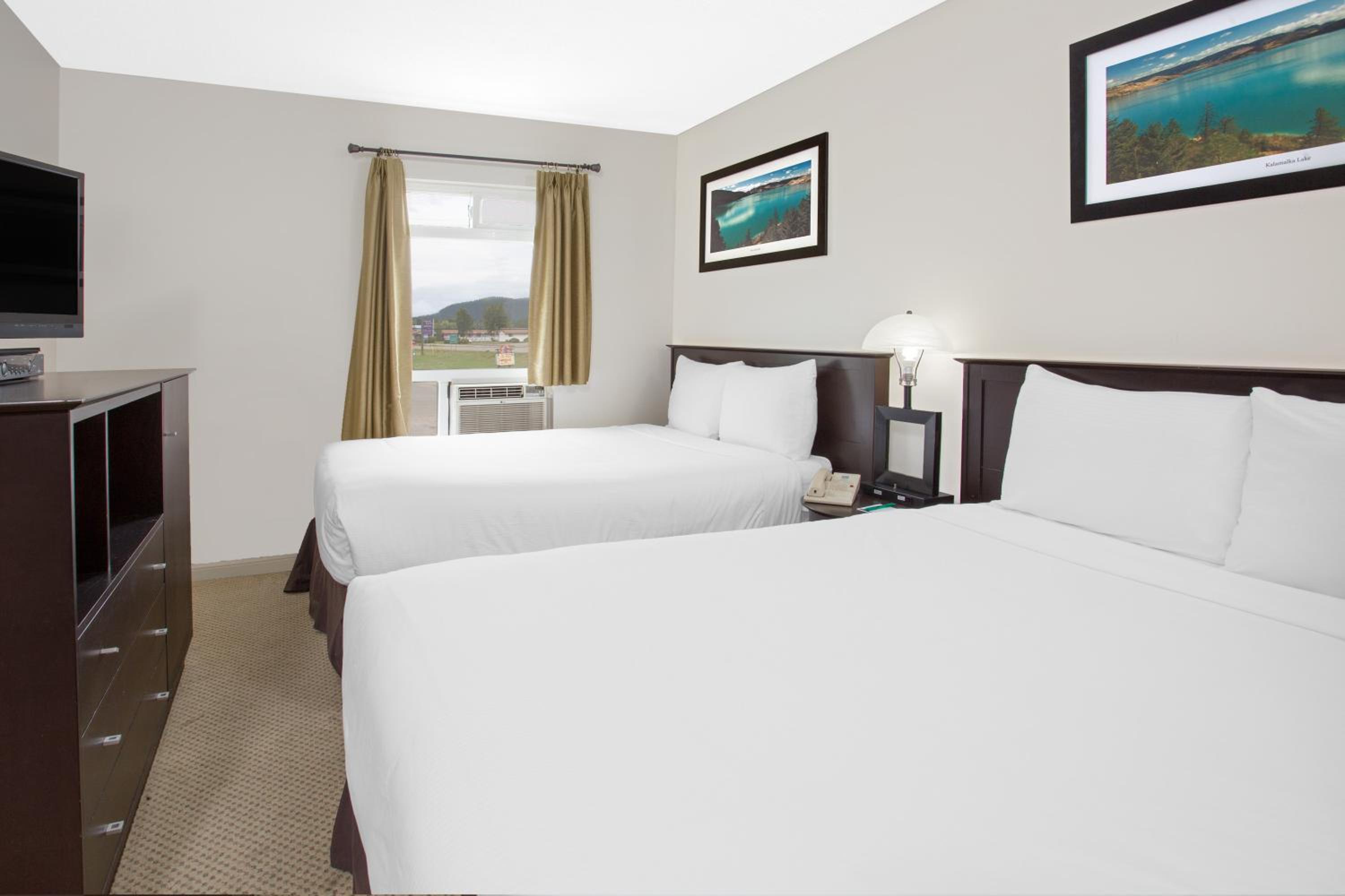 Double Room with Two Double Beds - Non-Smoking photo 3