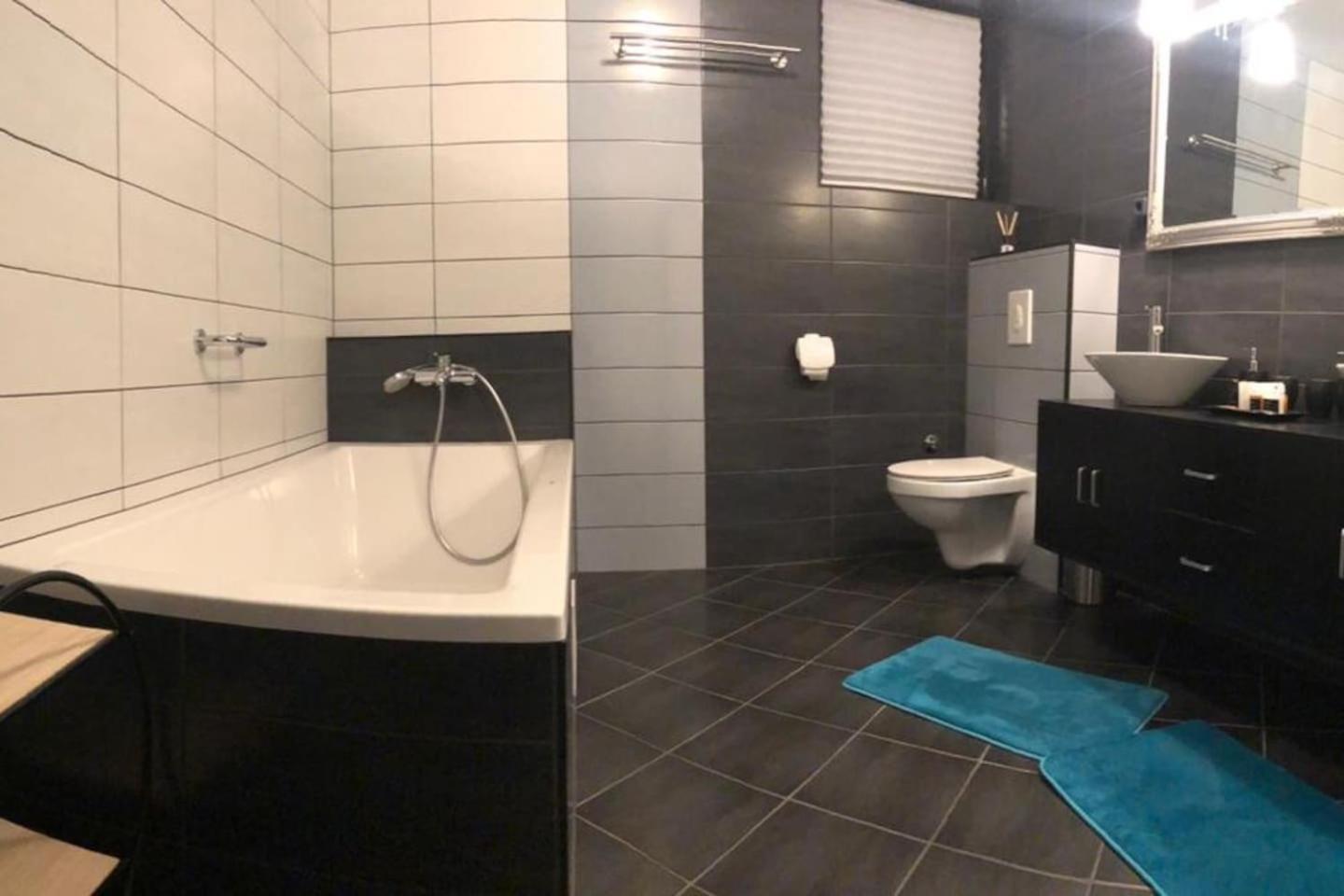 Three-Bedroom Villa photo 2