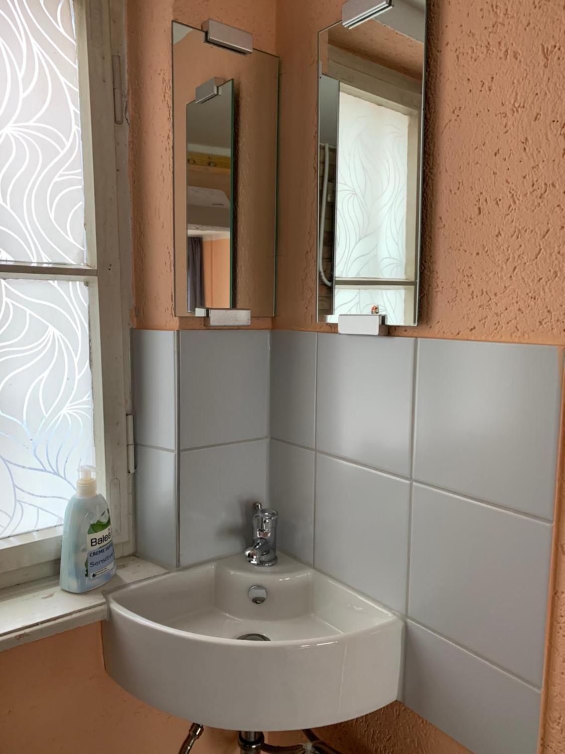 Basic Double Room photo 3
