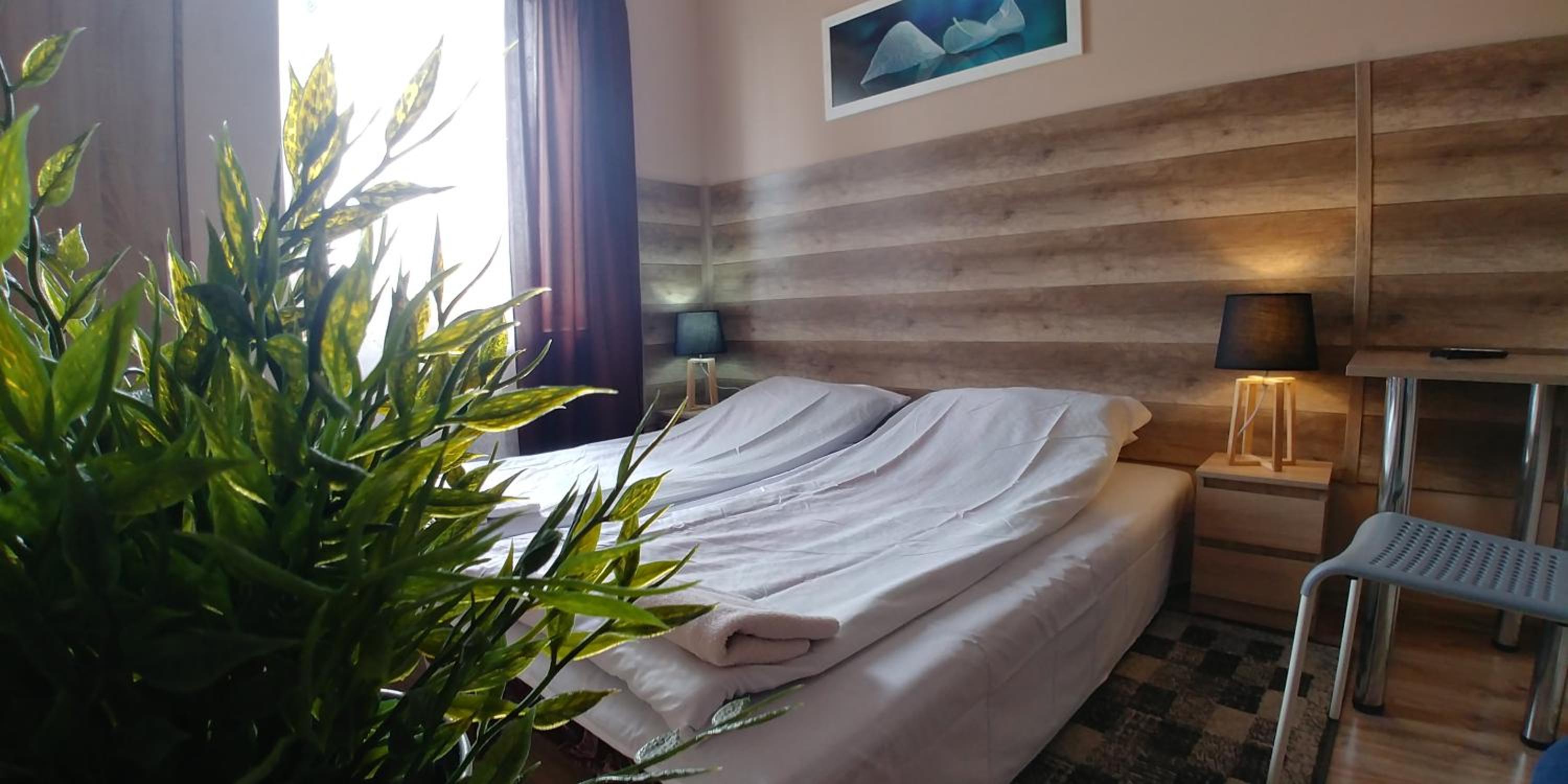 Double Room with Private Bathroom - Photo 8