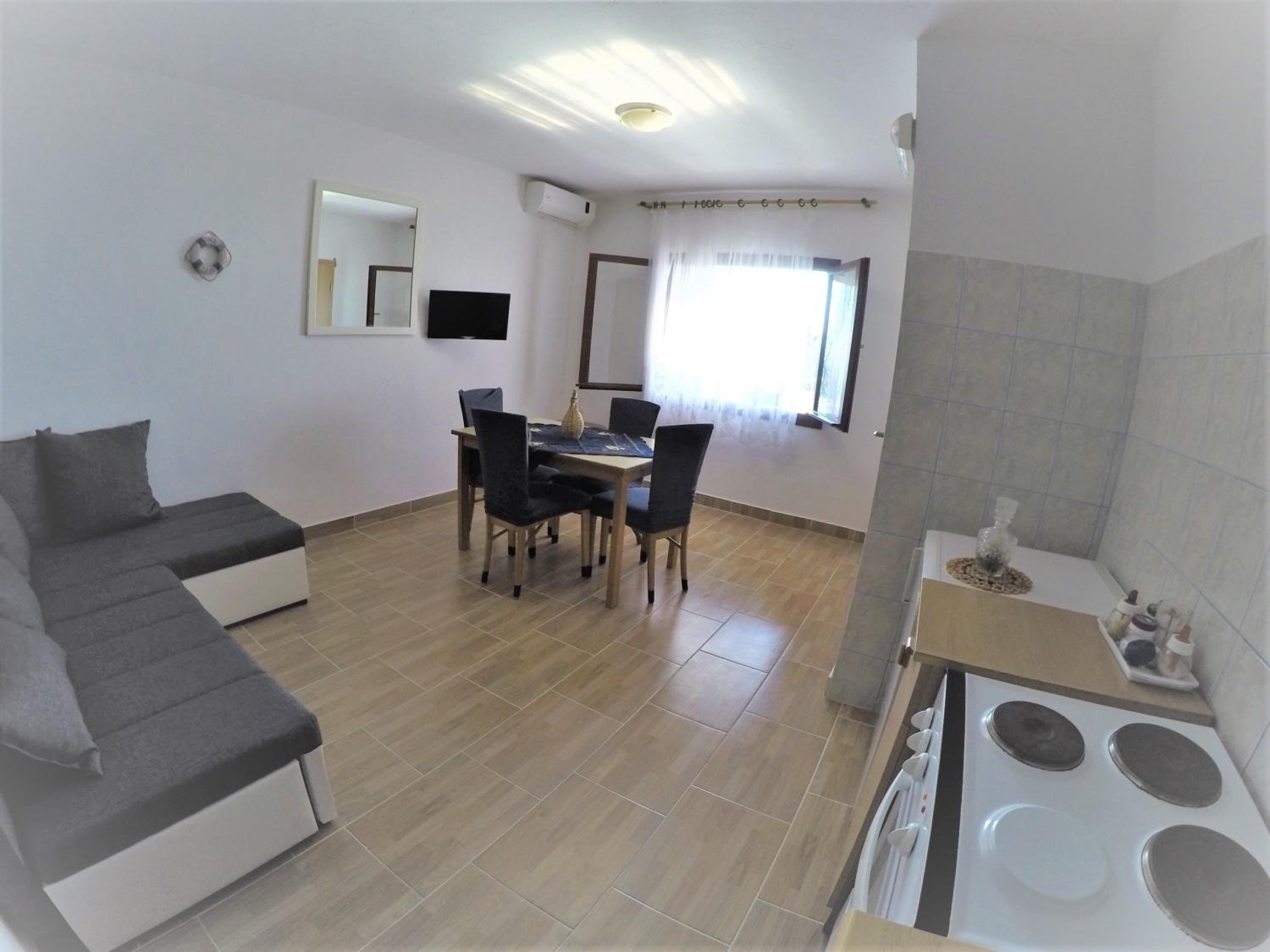 One-Bedroom Apartment photo 2