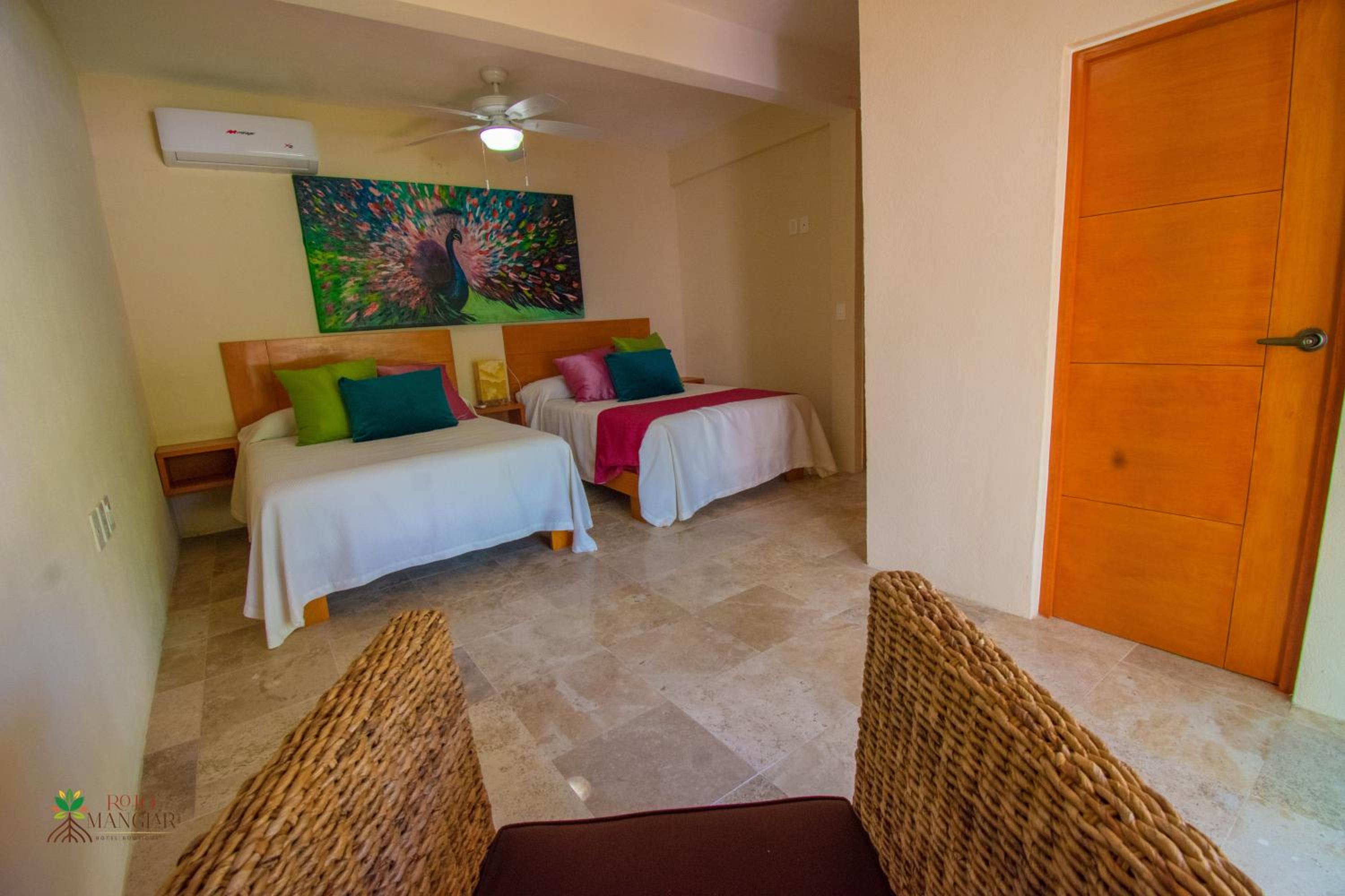 Triple Room with Pool View - Photo 3