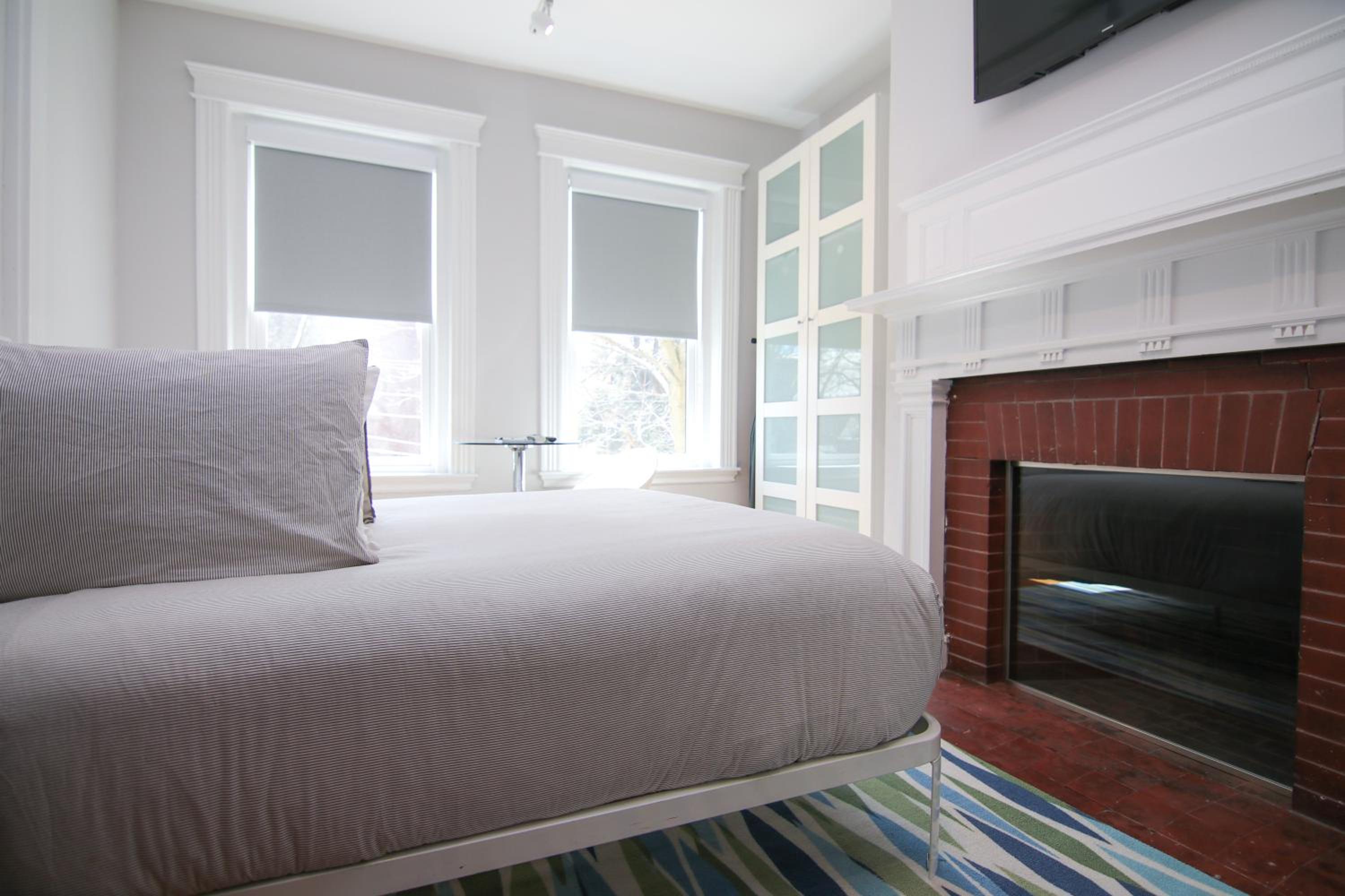 One-Bedroom Apartment - Photo 22