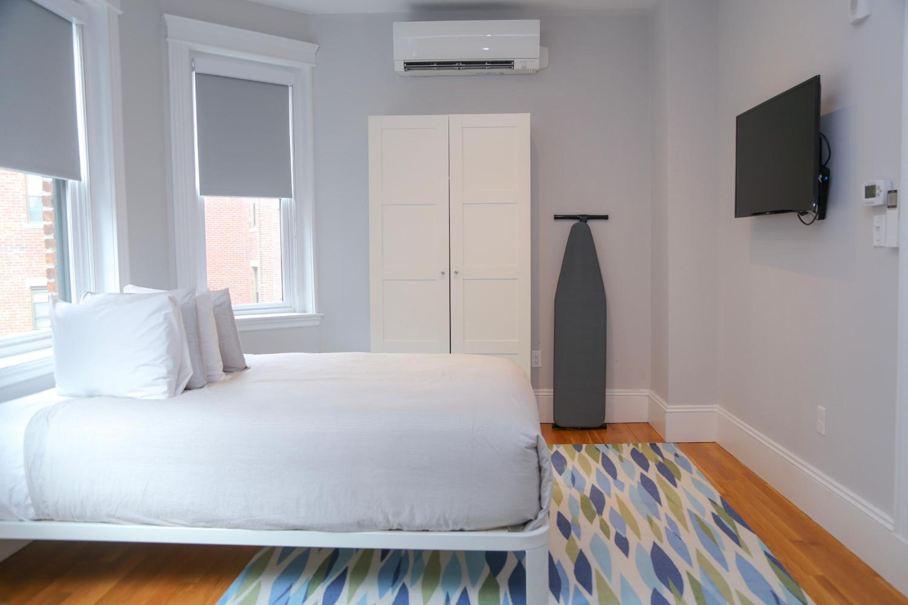 One-Bedroom Apartment - Photo 22