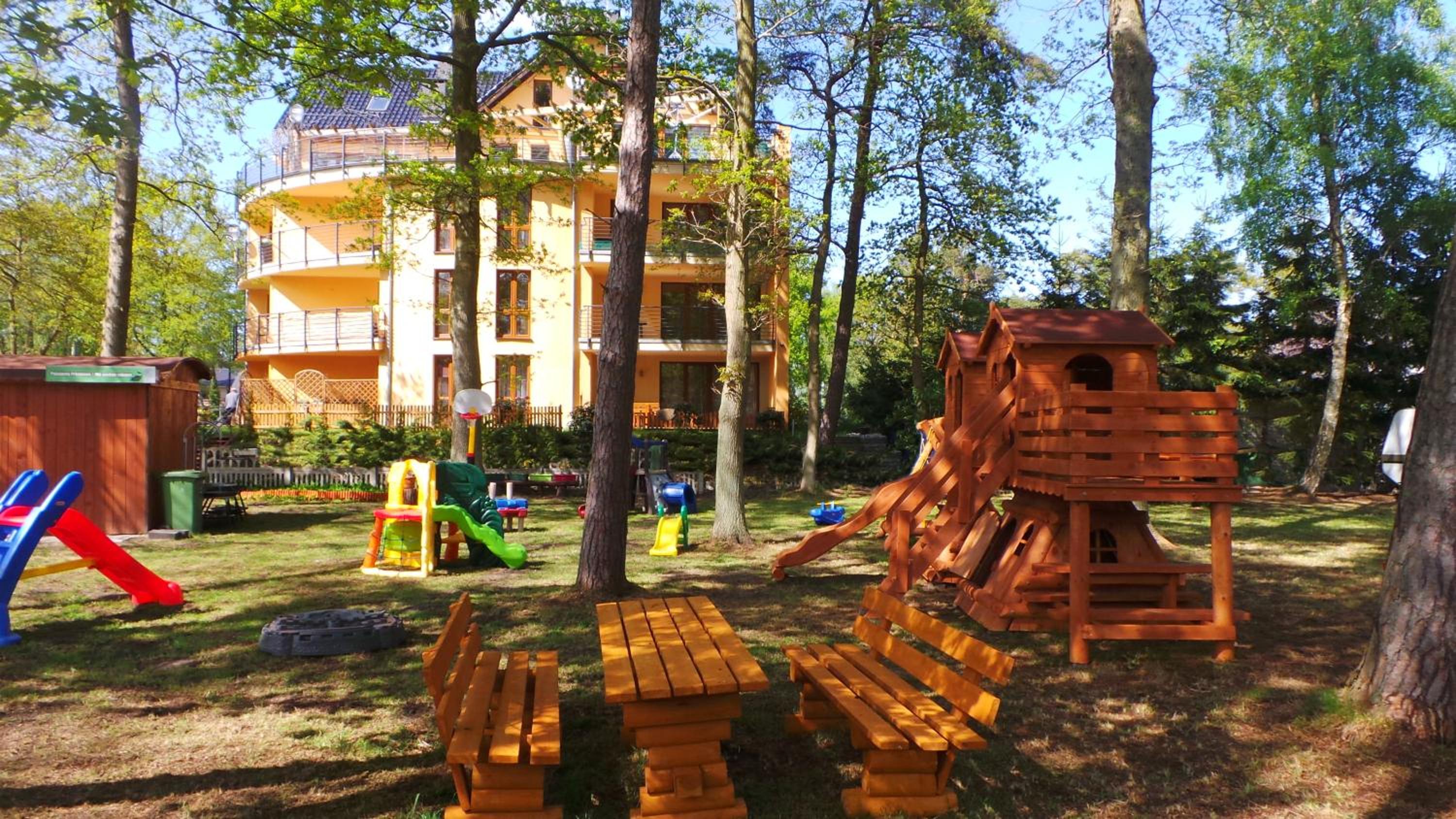 Apartment with Balcony - Photo 14