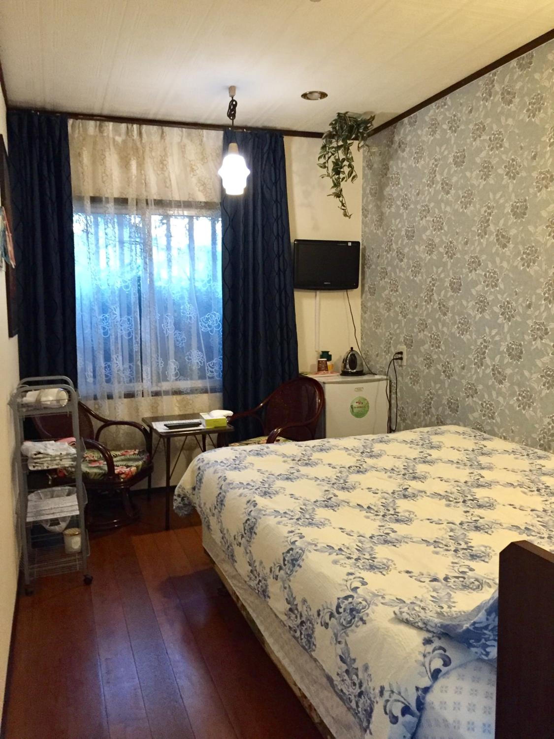 Economy Double Room photo 3