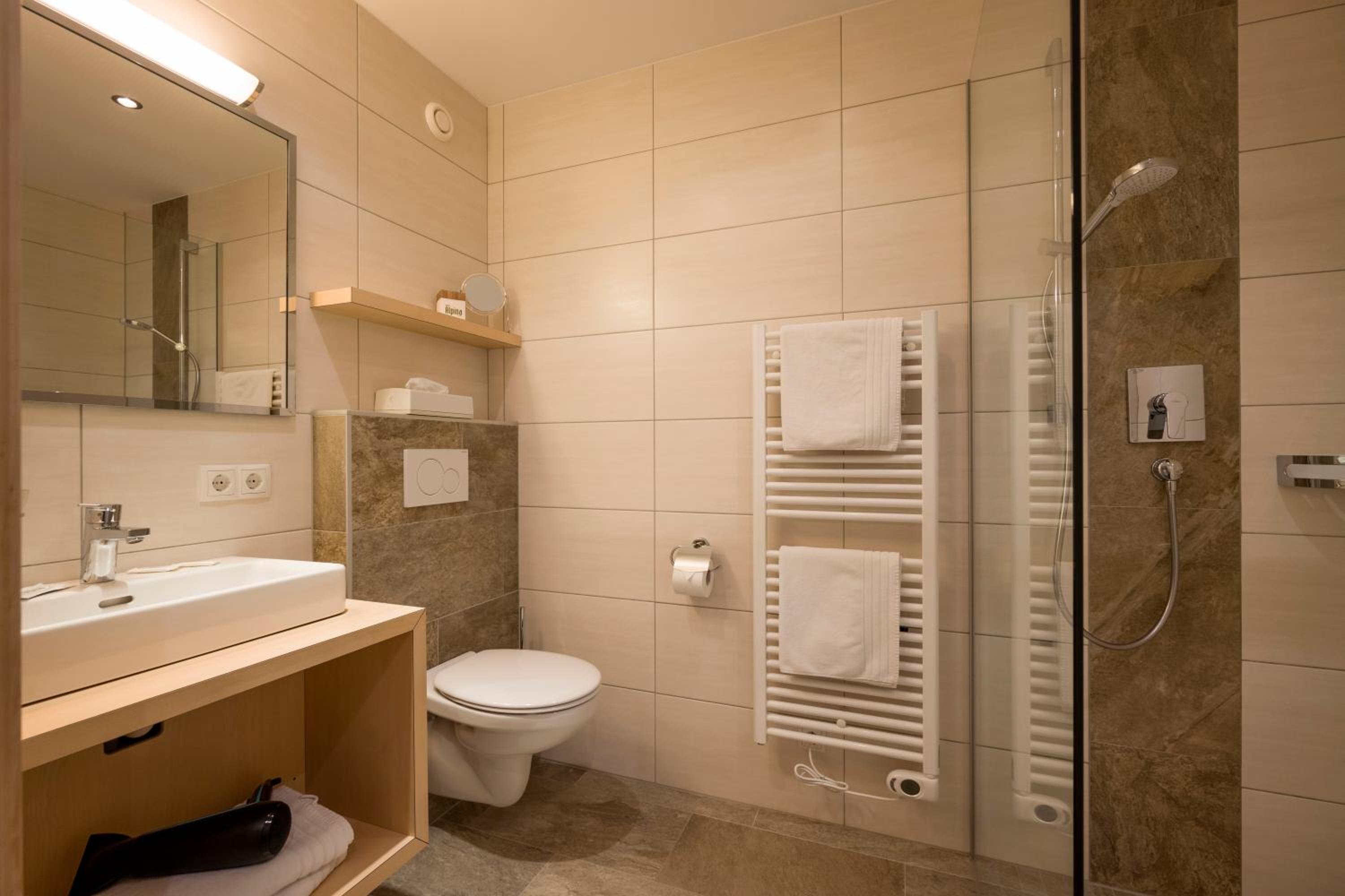 Single Room photo 3