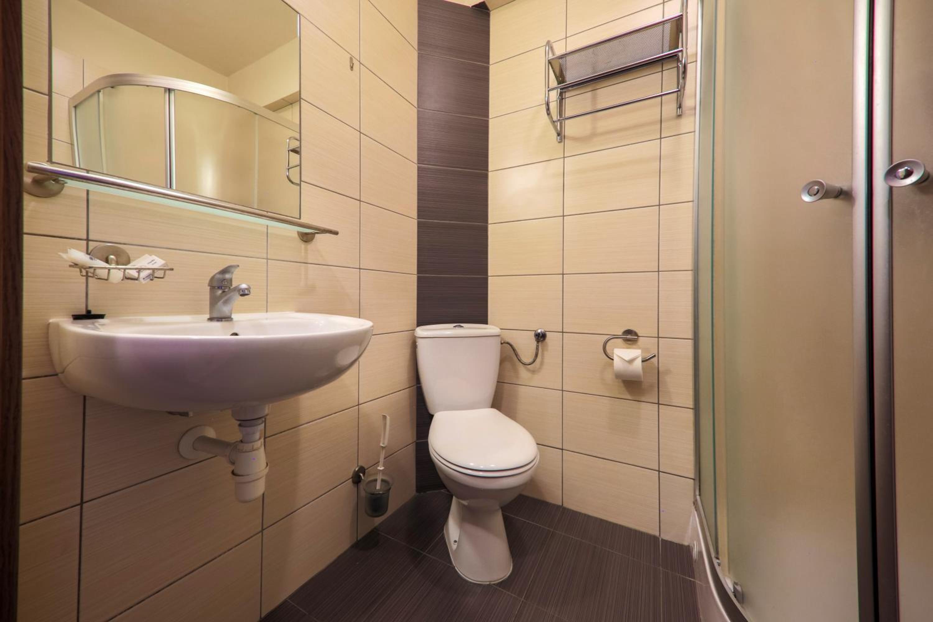 Twin Room - Photo 2