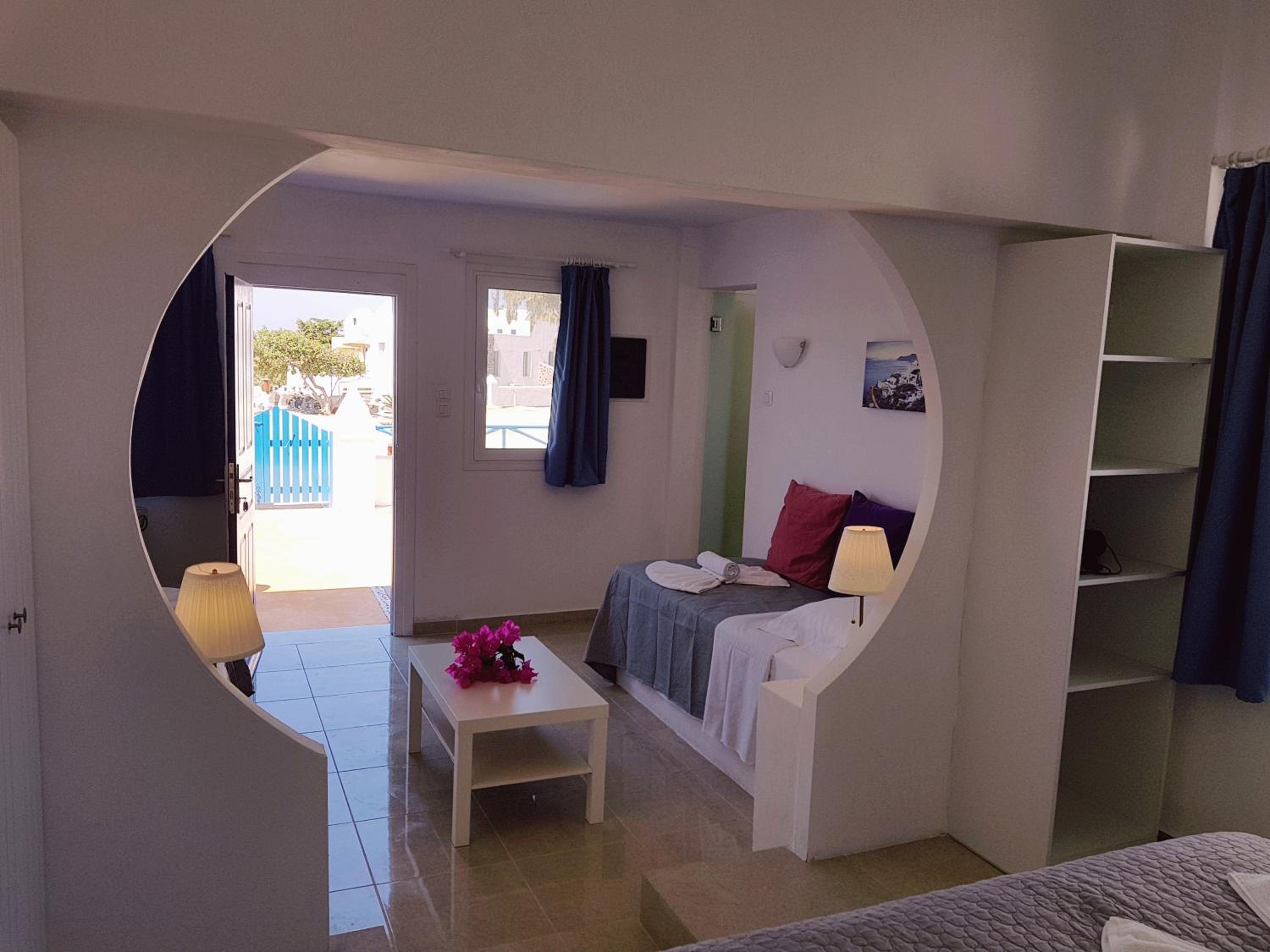 Deluxe Room - Photo 15