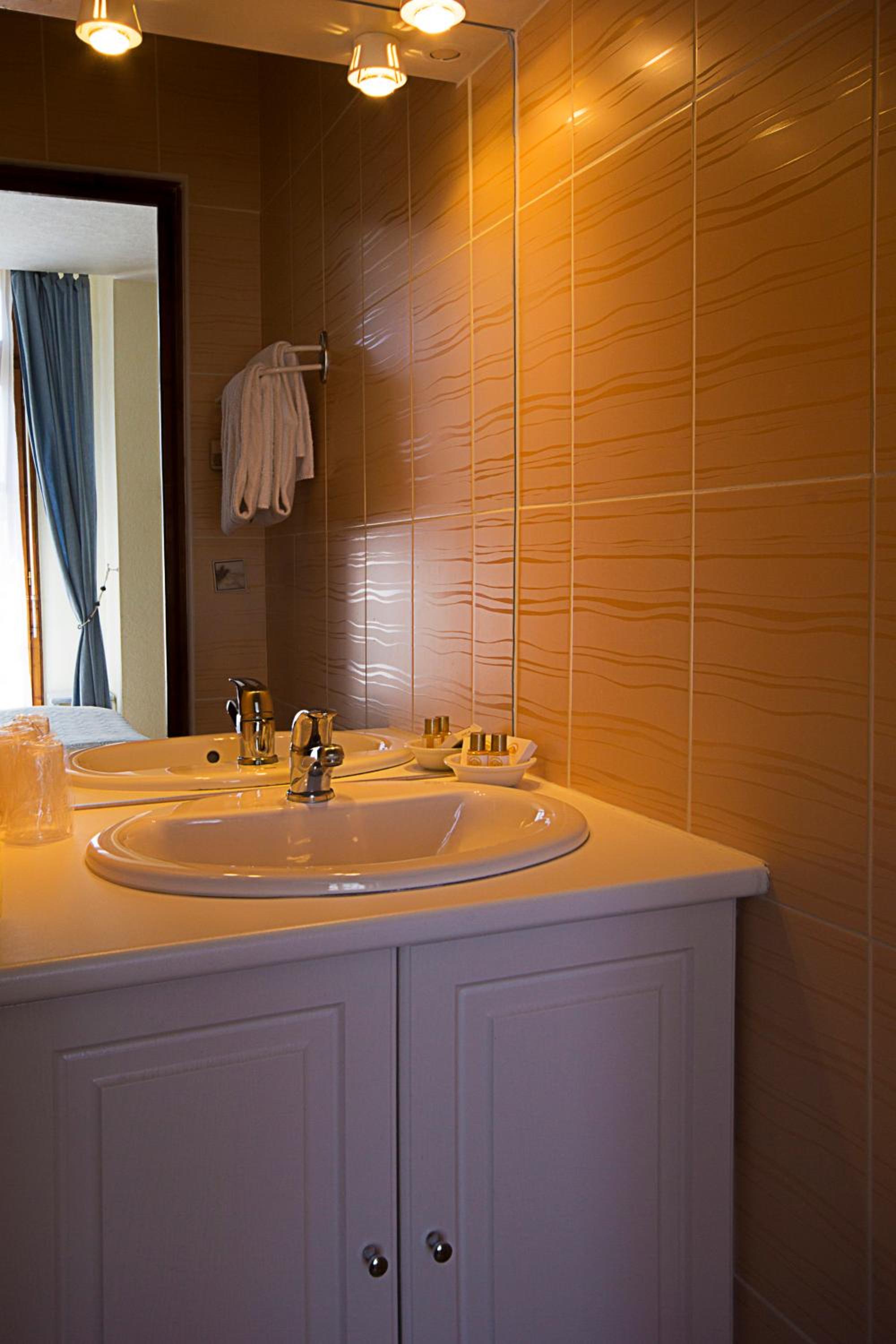 Double Room - Photo 14