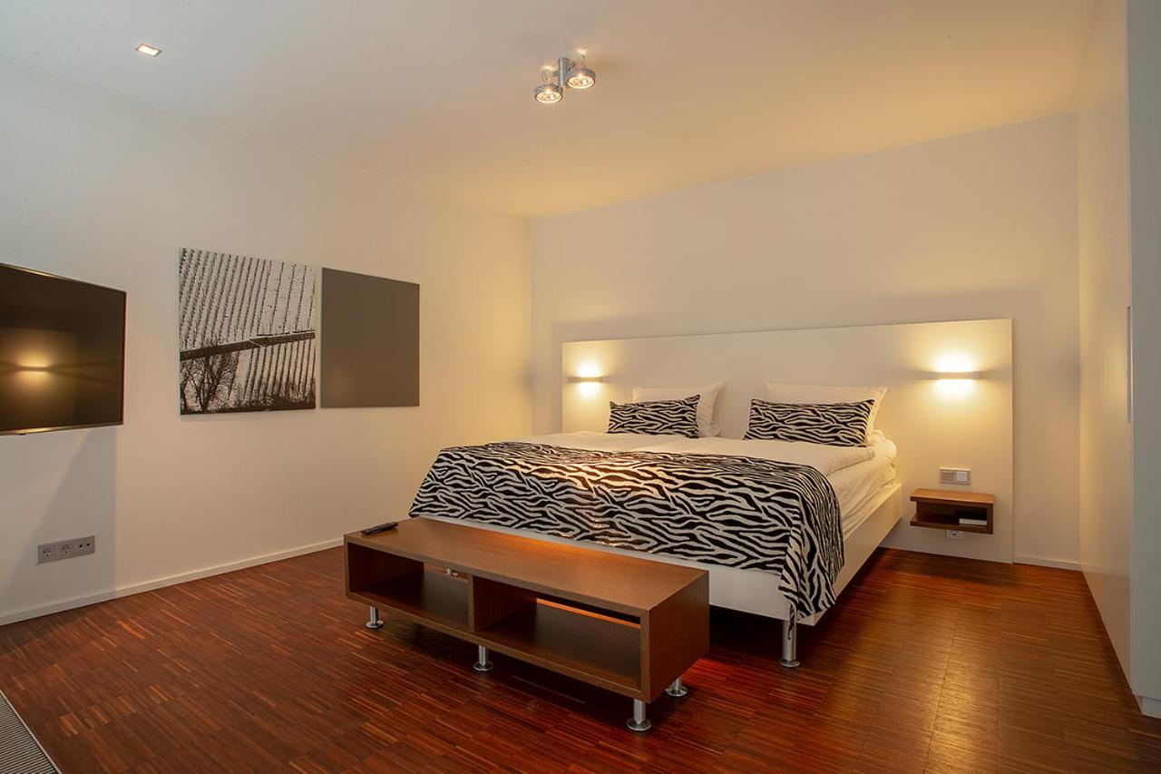 Suite - Photo 2