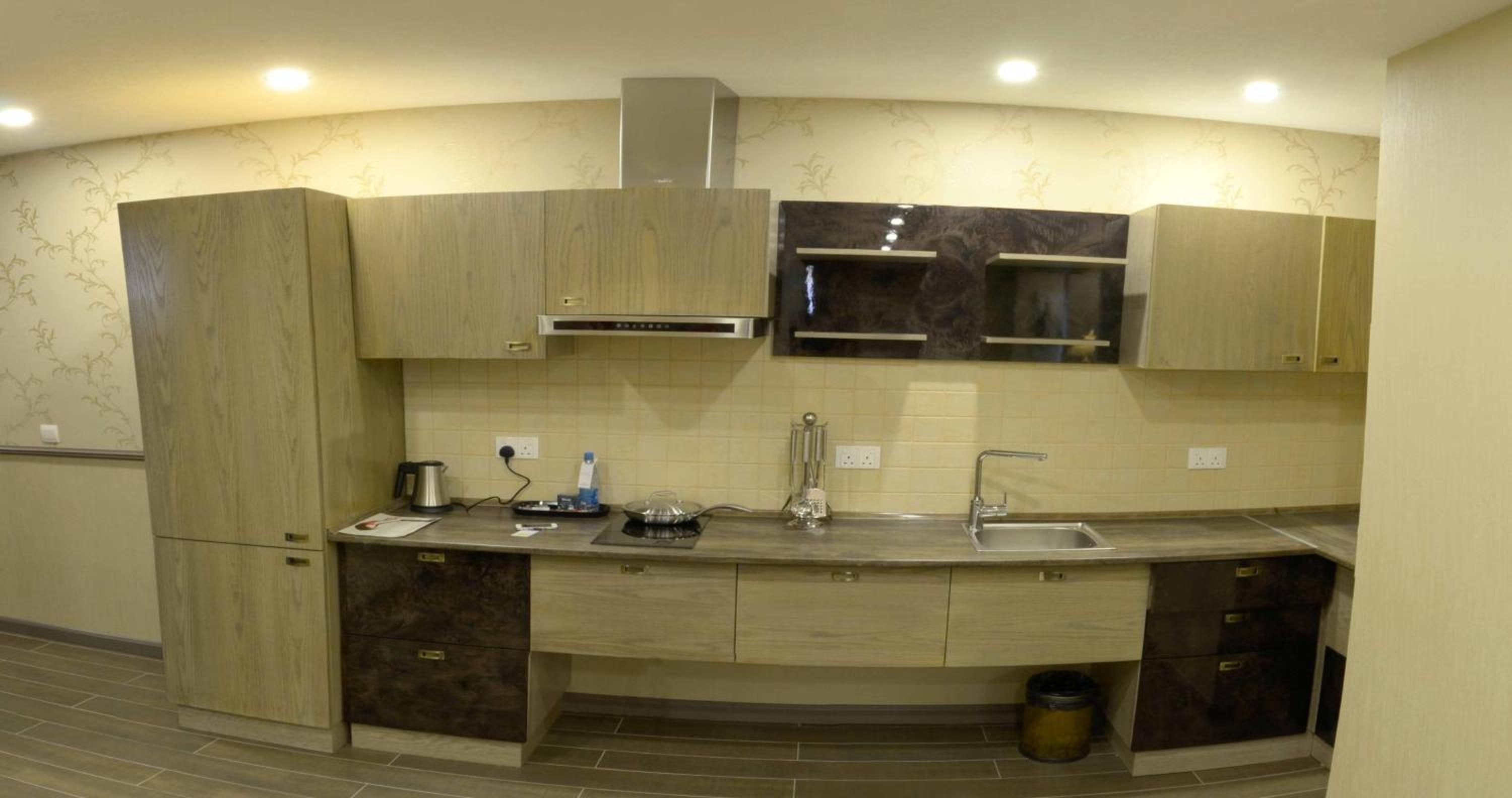 Junior King Suite - Non-Smoking - Photo 2
