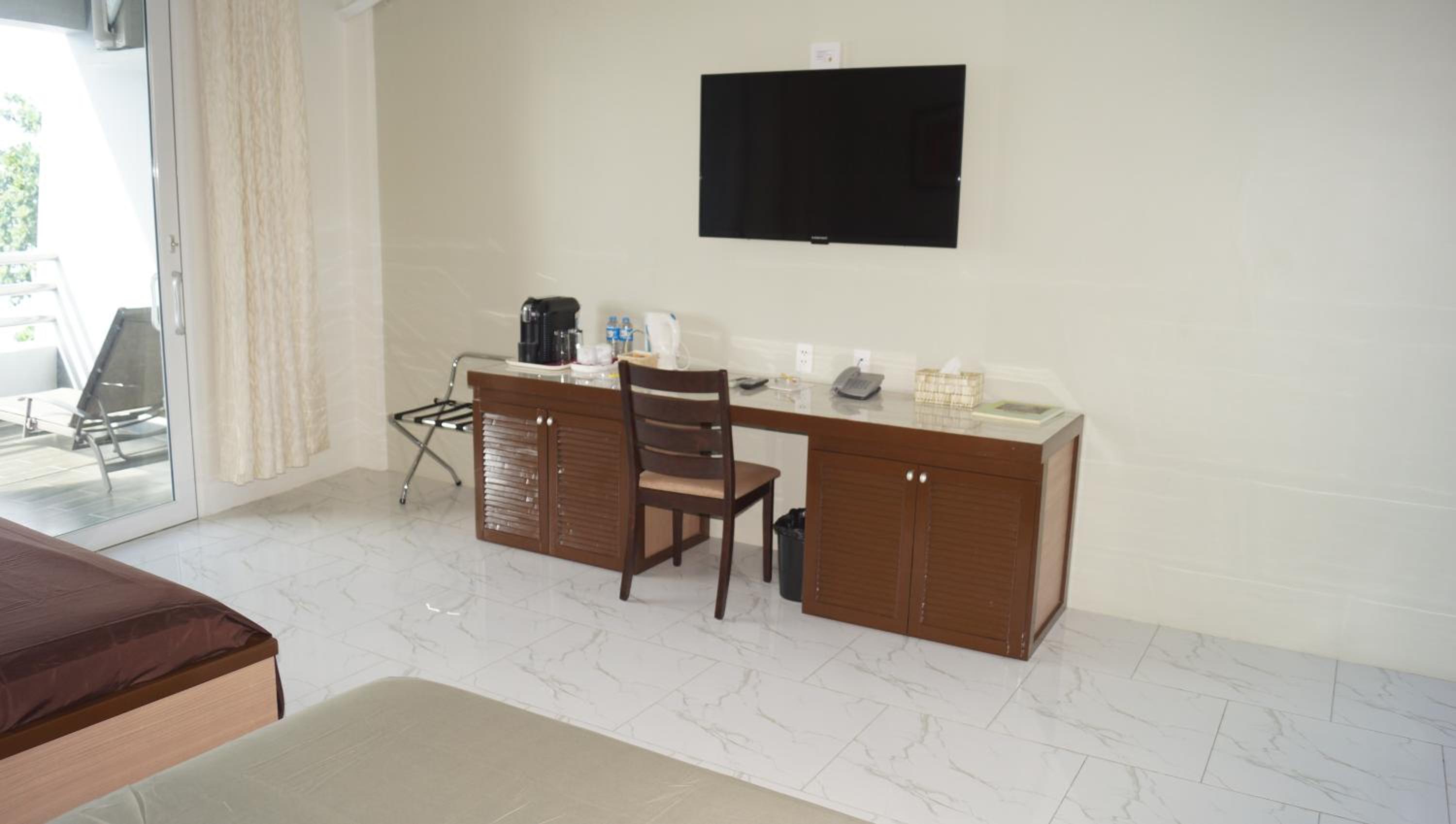 Double Queen Room - Photo 8