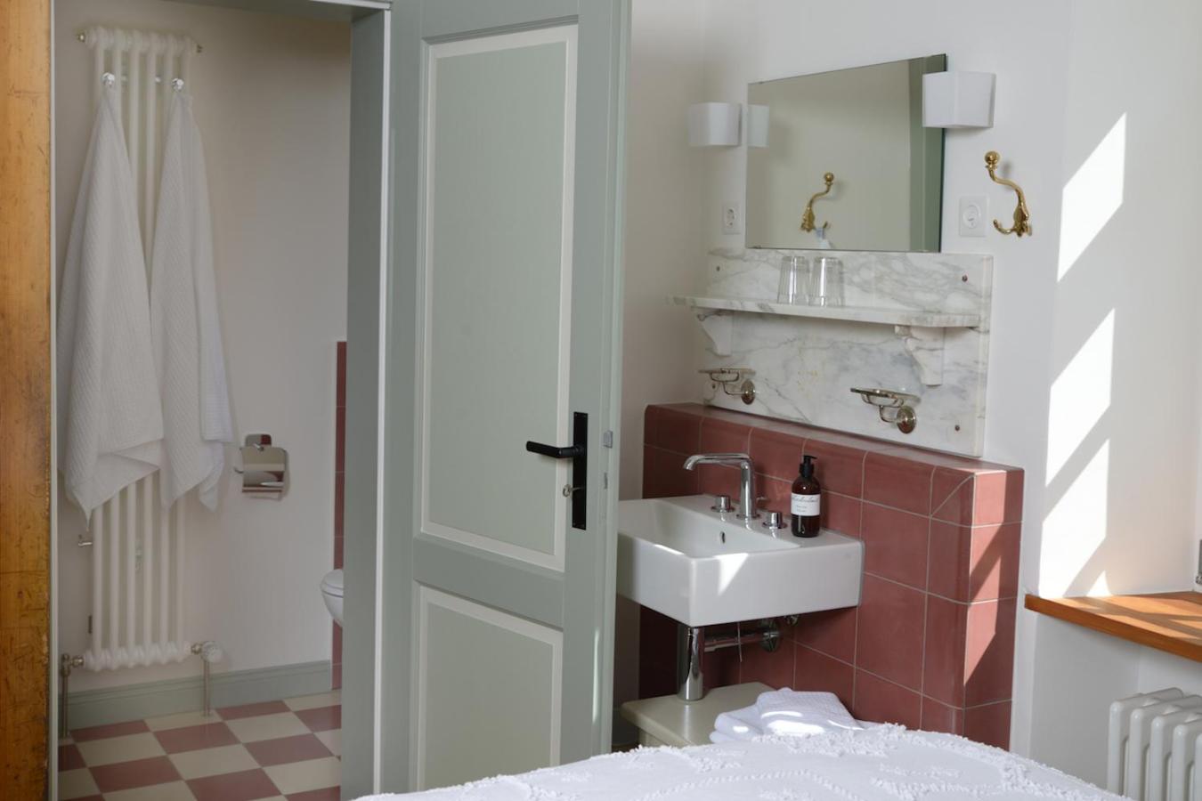 Deluxe Queen Room photo 3