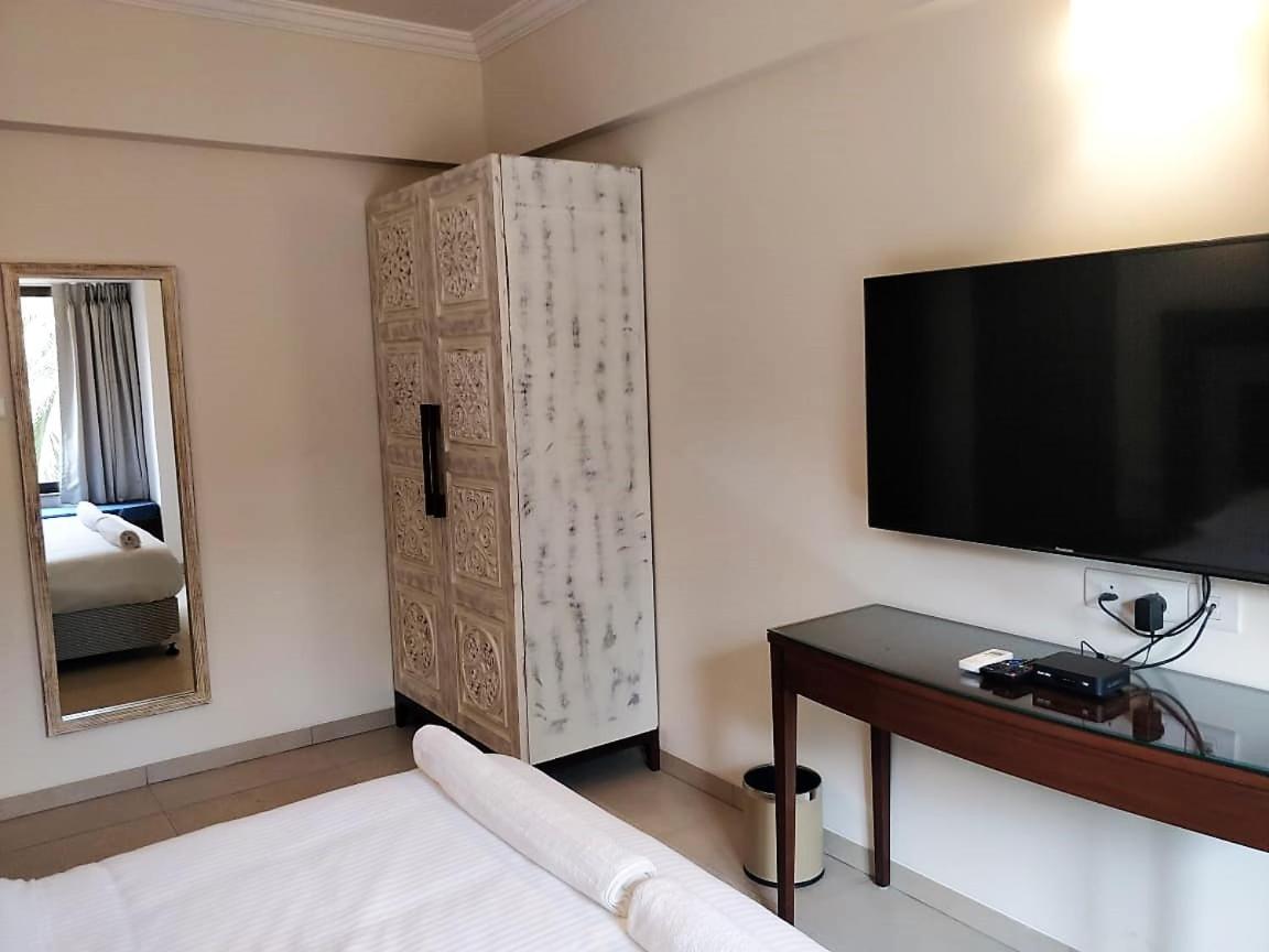 Two-Bedroom Suite - Photo 9