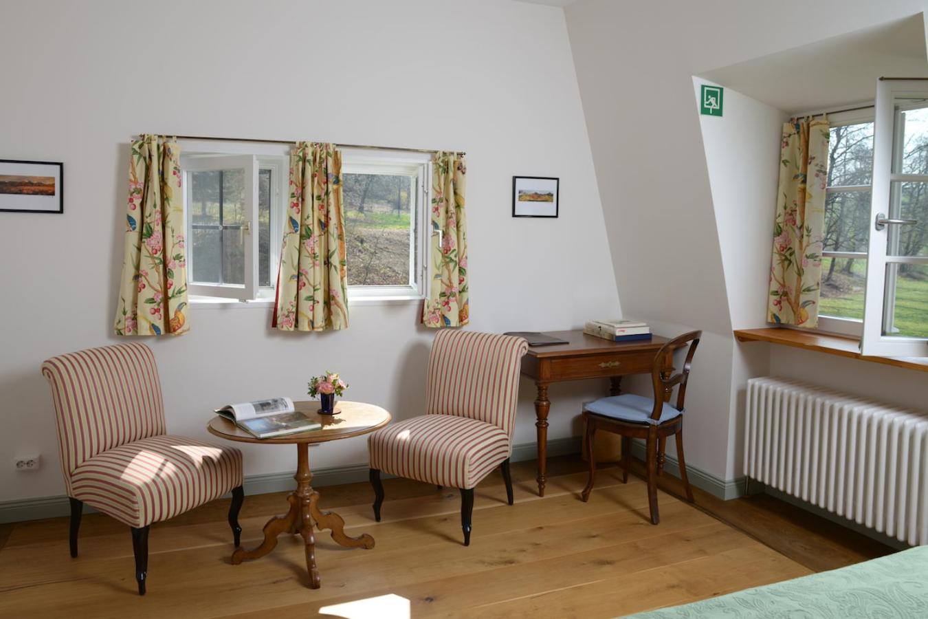 Deluxe Double Room with Shower photo 2