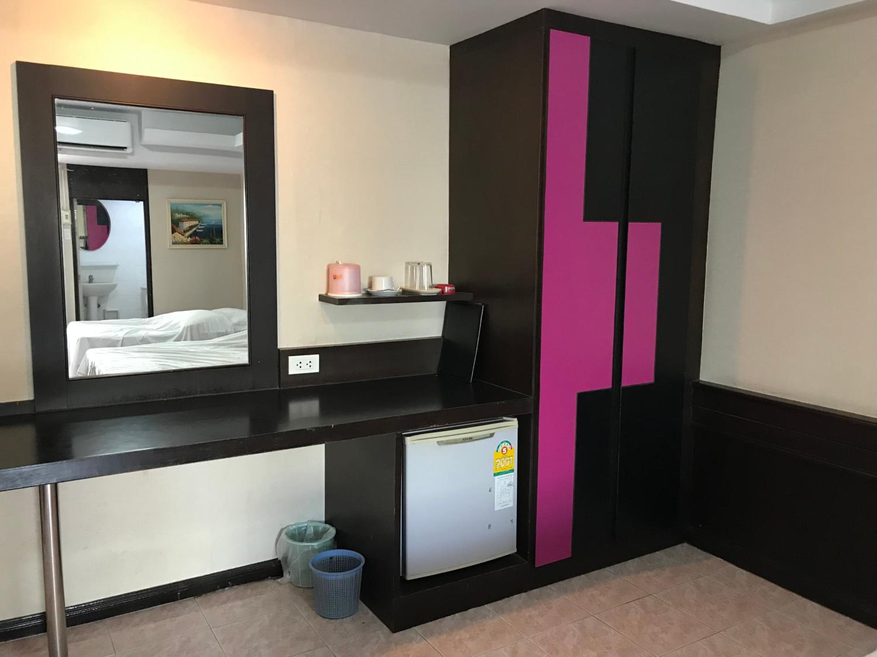 Twin Room - Photo 4