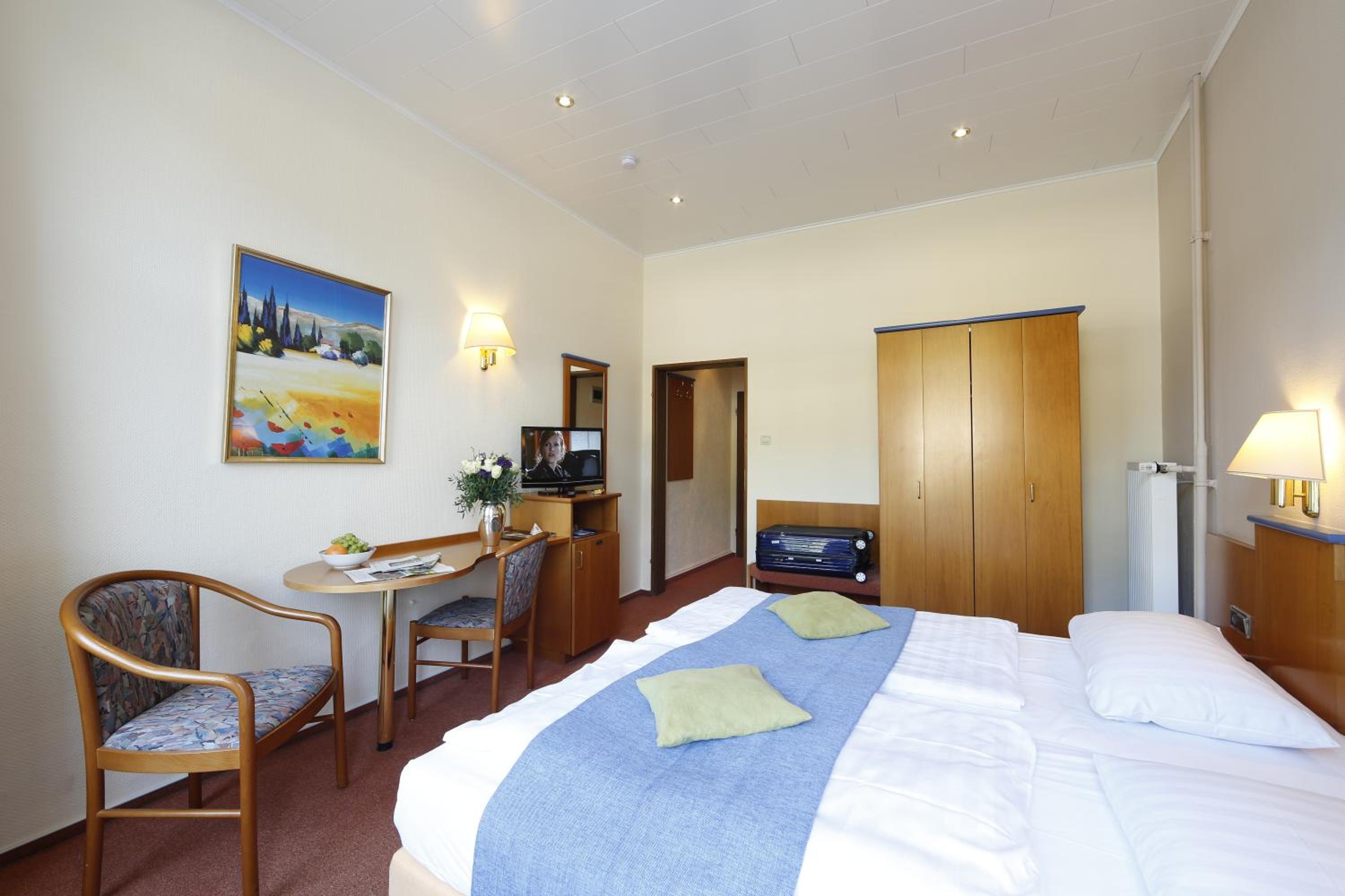 Double Room with Moselle View and Balcony photo 1
