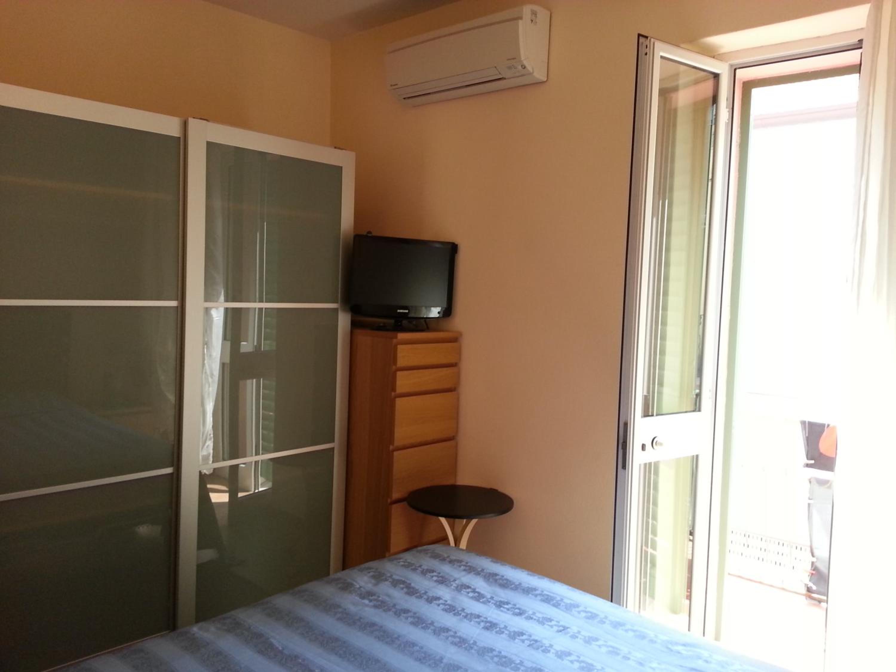 Double Room with Private External Bathroom and Balcony photo 1