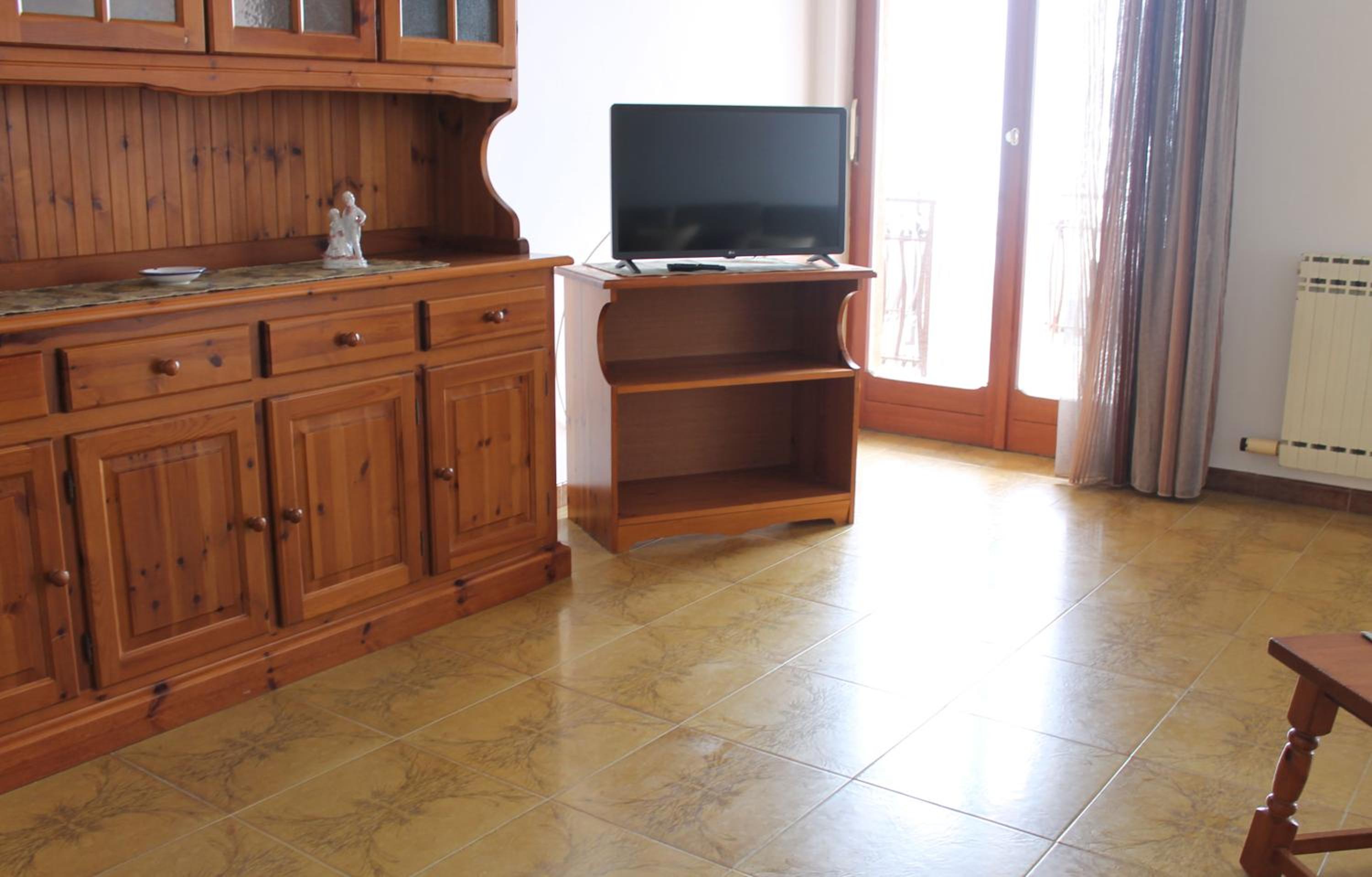 Two-Bedroom House photo 3