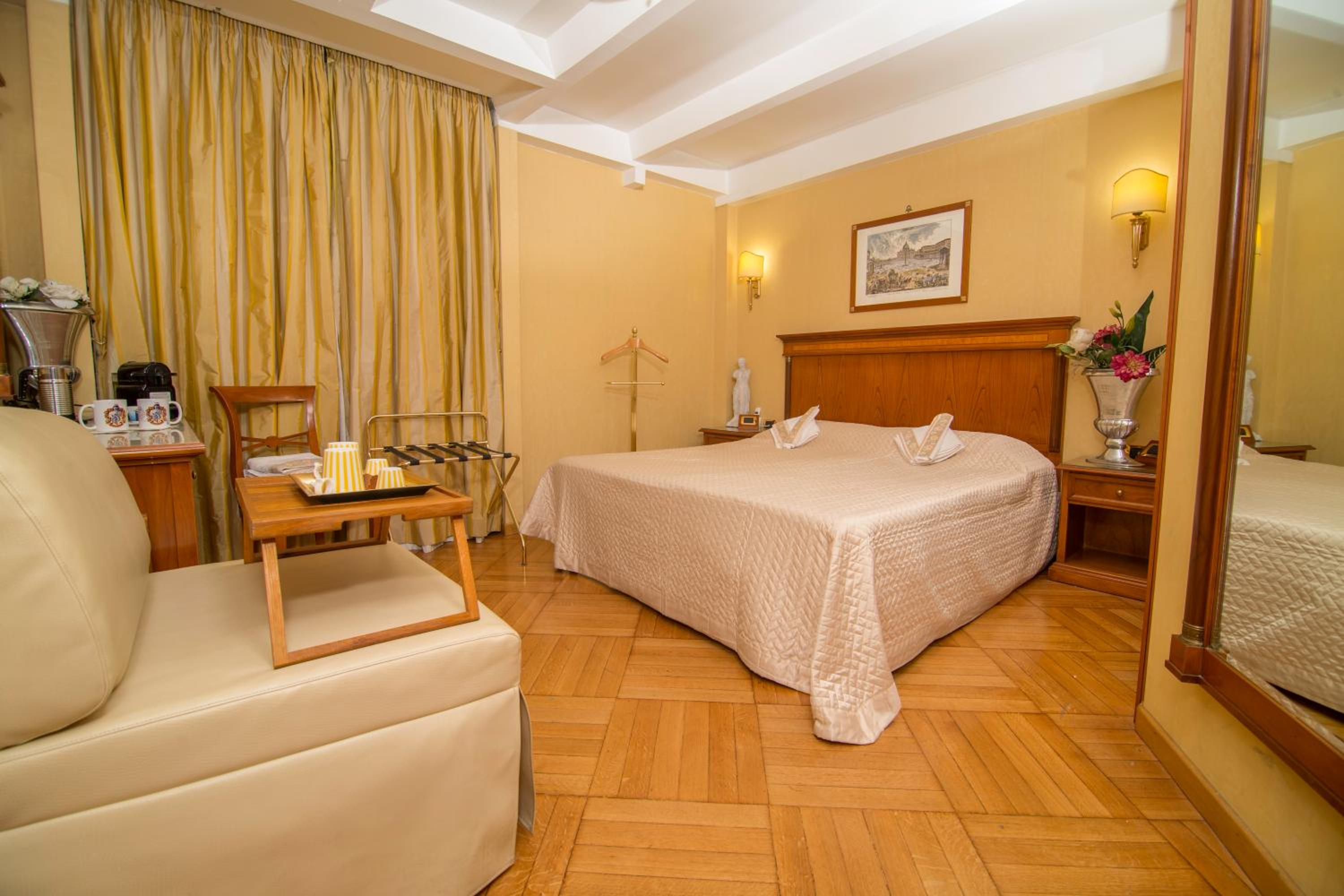 Standard Triple Room photo 2