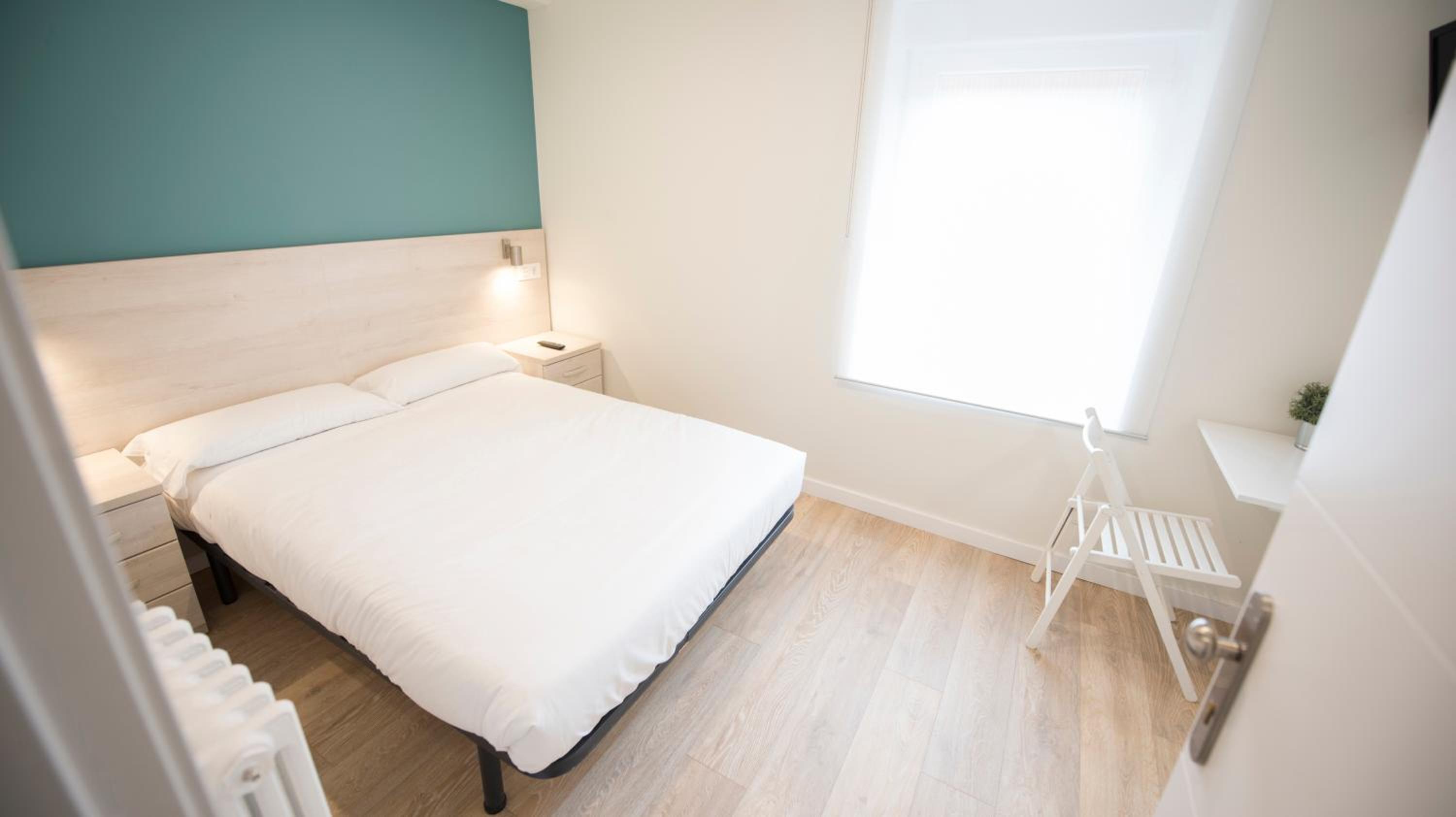 Single Room with Private Bathroom photo 2