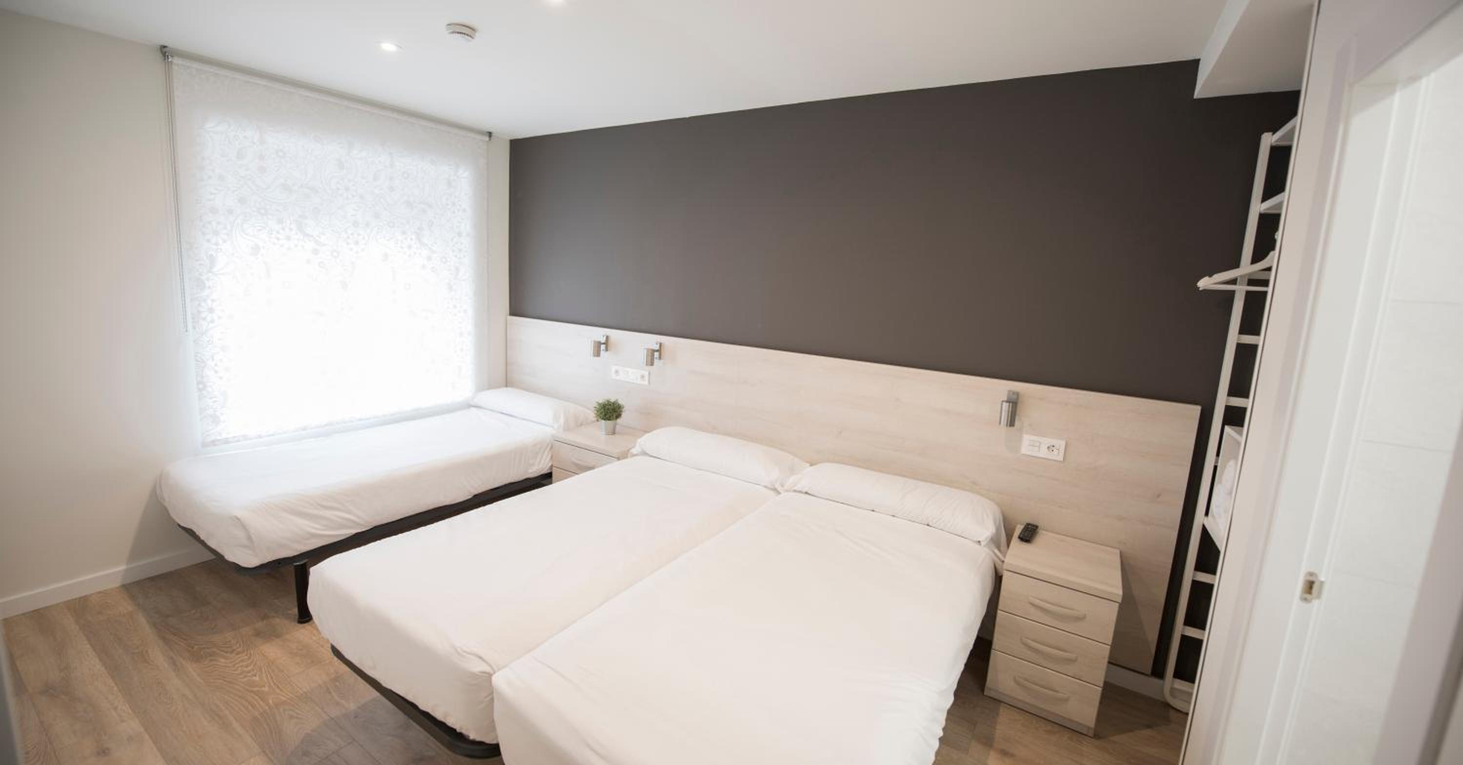 Triple Room with Private Bathroom photo 3