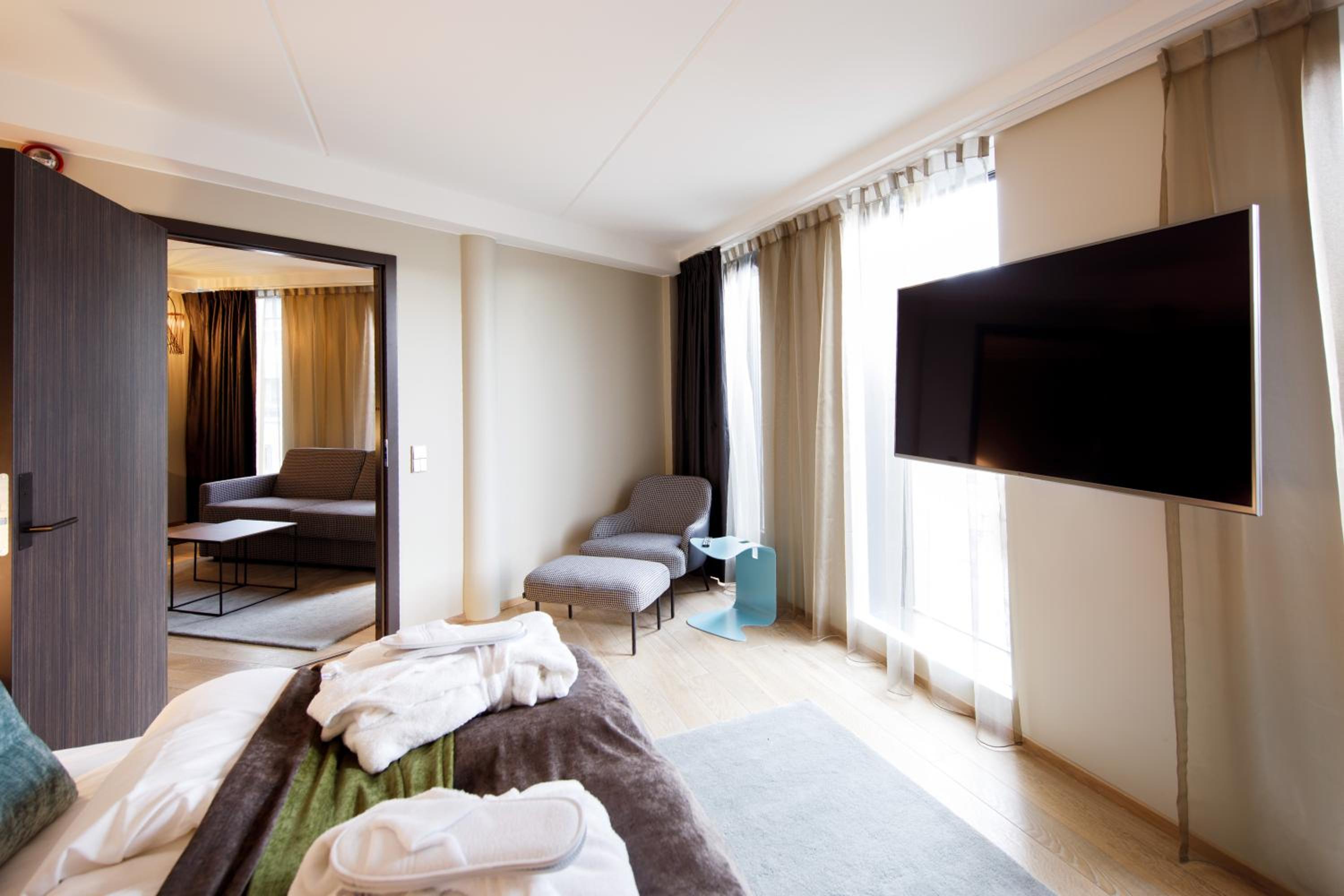 One-Bedroom Suite