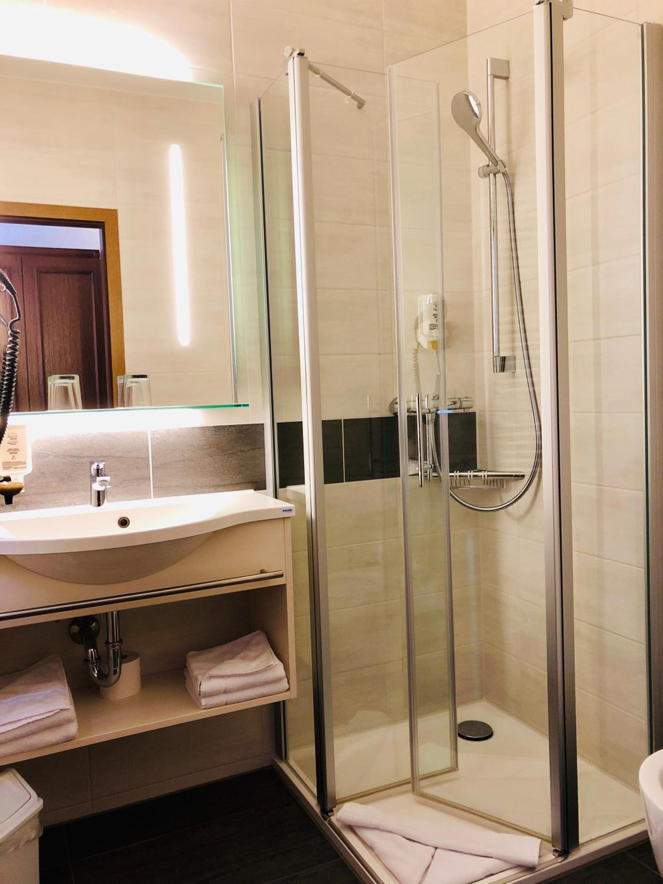 Double Room - Photo 7