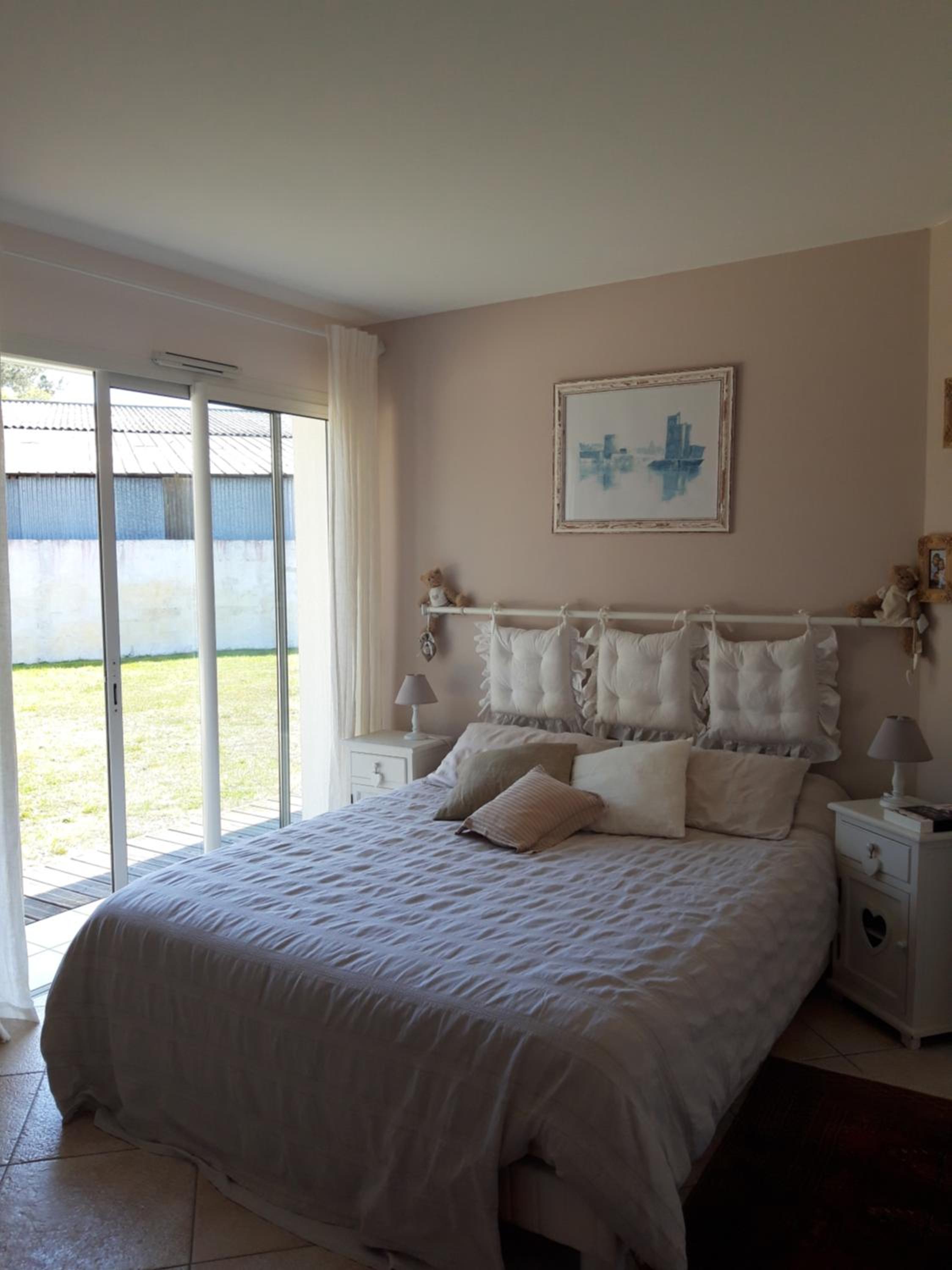Double Room with Private Bathroom - Photo 2