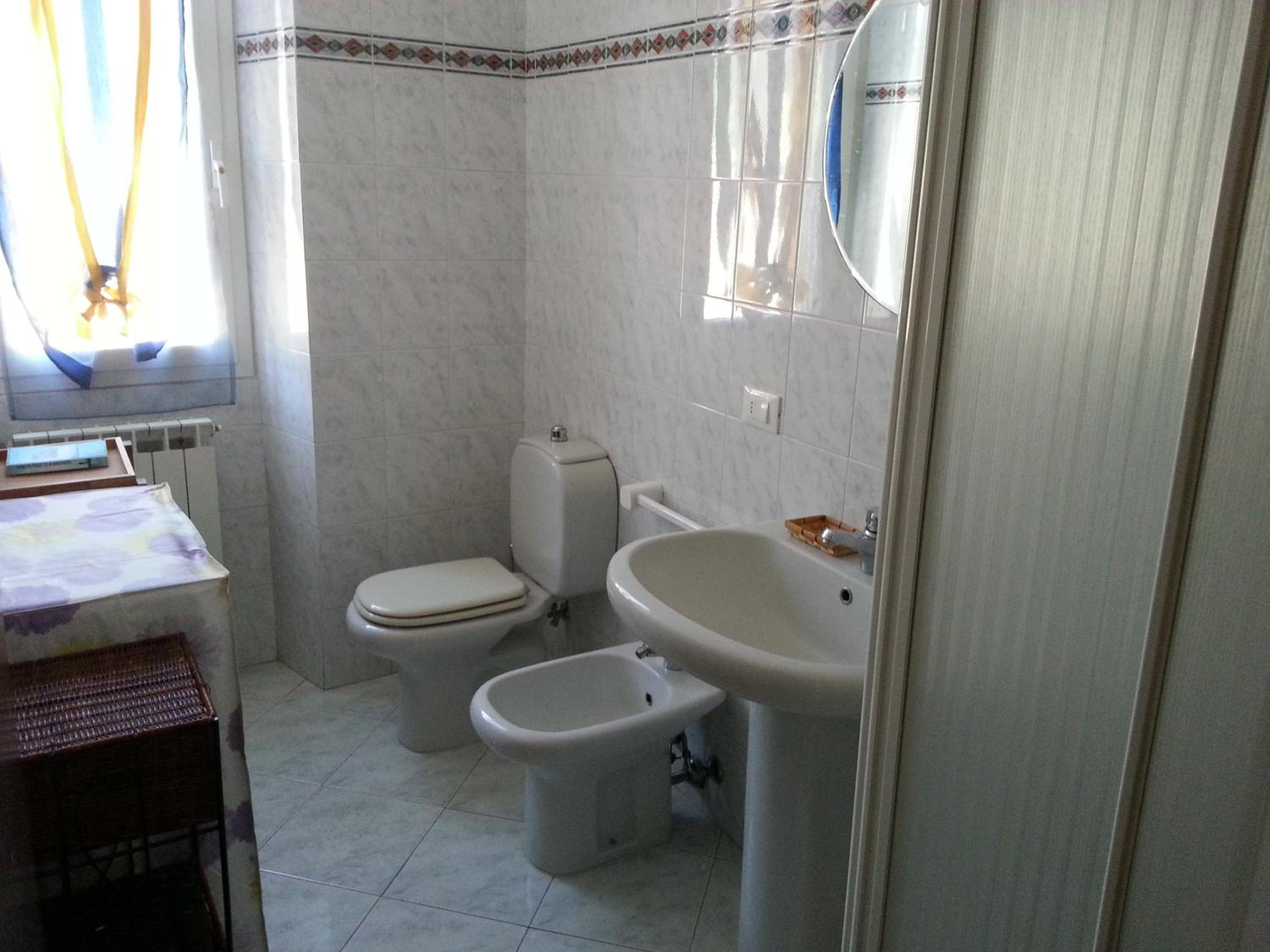 Double Room with Private External Bathroom and Balcony photo 2